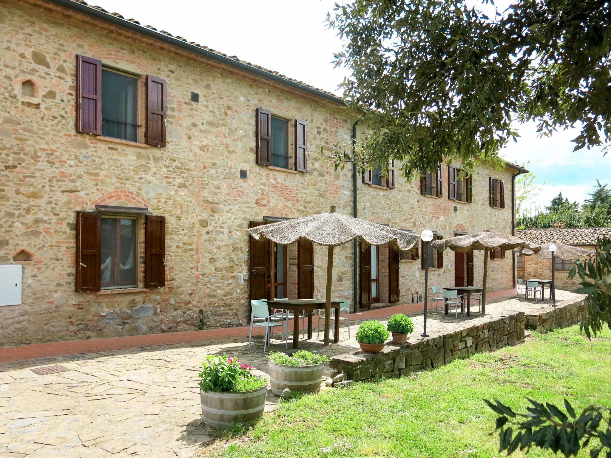 Foto 5 - Apartamento de 2 habitaciones en Peccioli con piscina y jardín