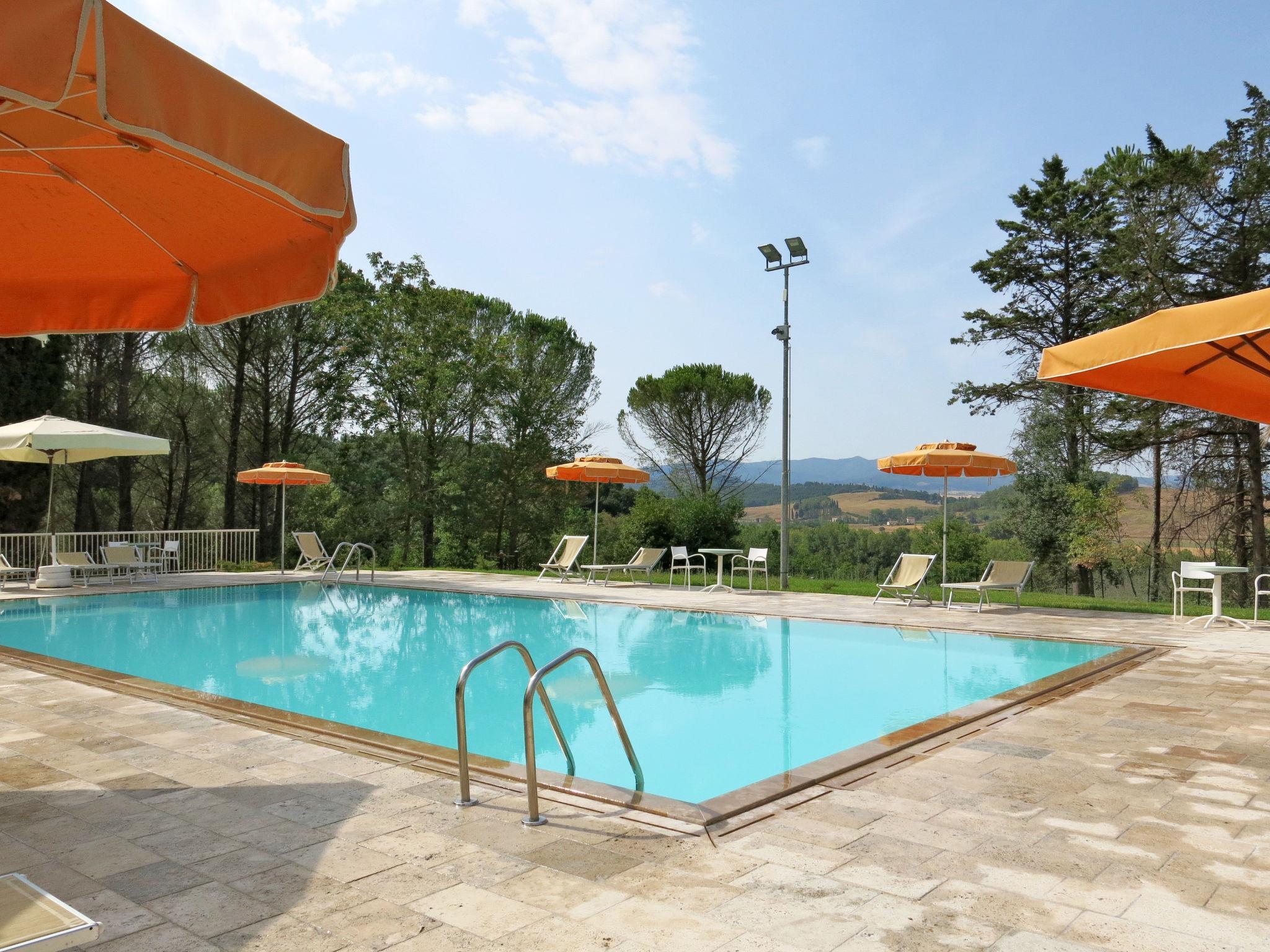 Photo 4 - 1 bedroom Apartment in Peccioli with swimming pool and garden