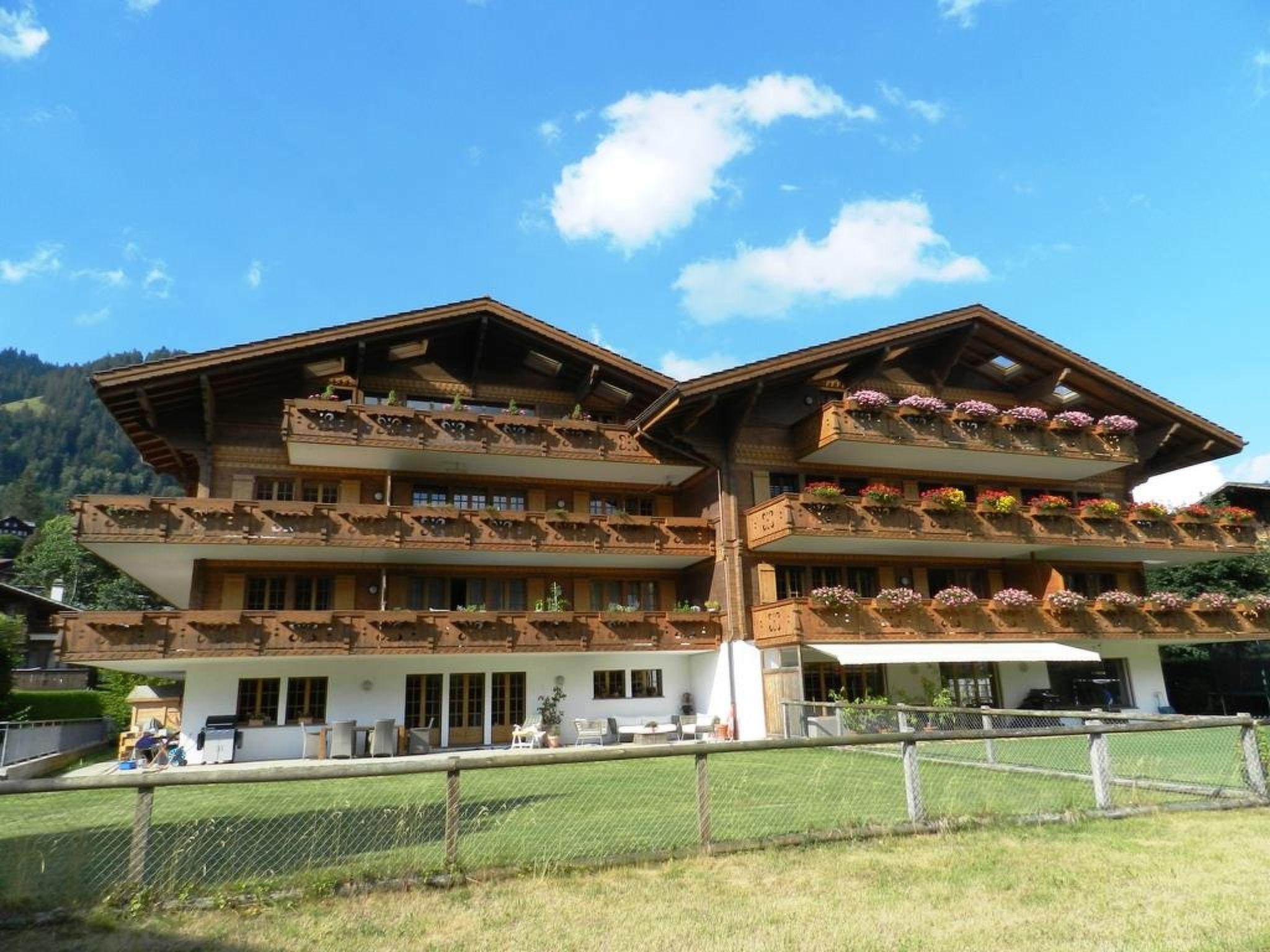 Photo 3 - 2 bedroom Apartment in Saanen