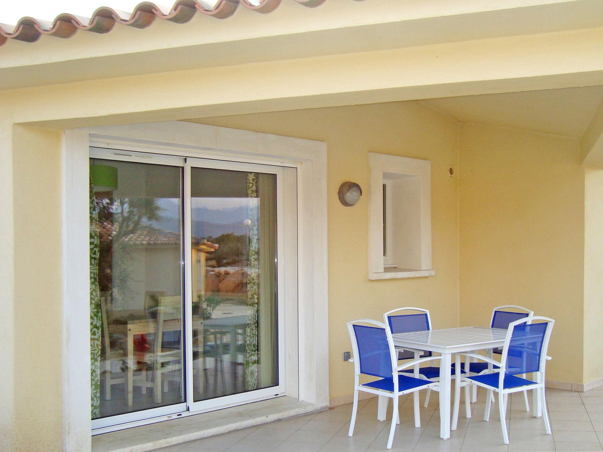 Photo 2 - Maison de 2 chambres à Zonza avec piscine et terrasse