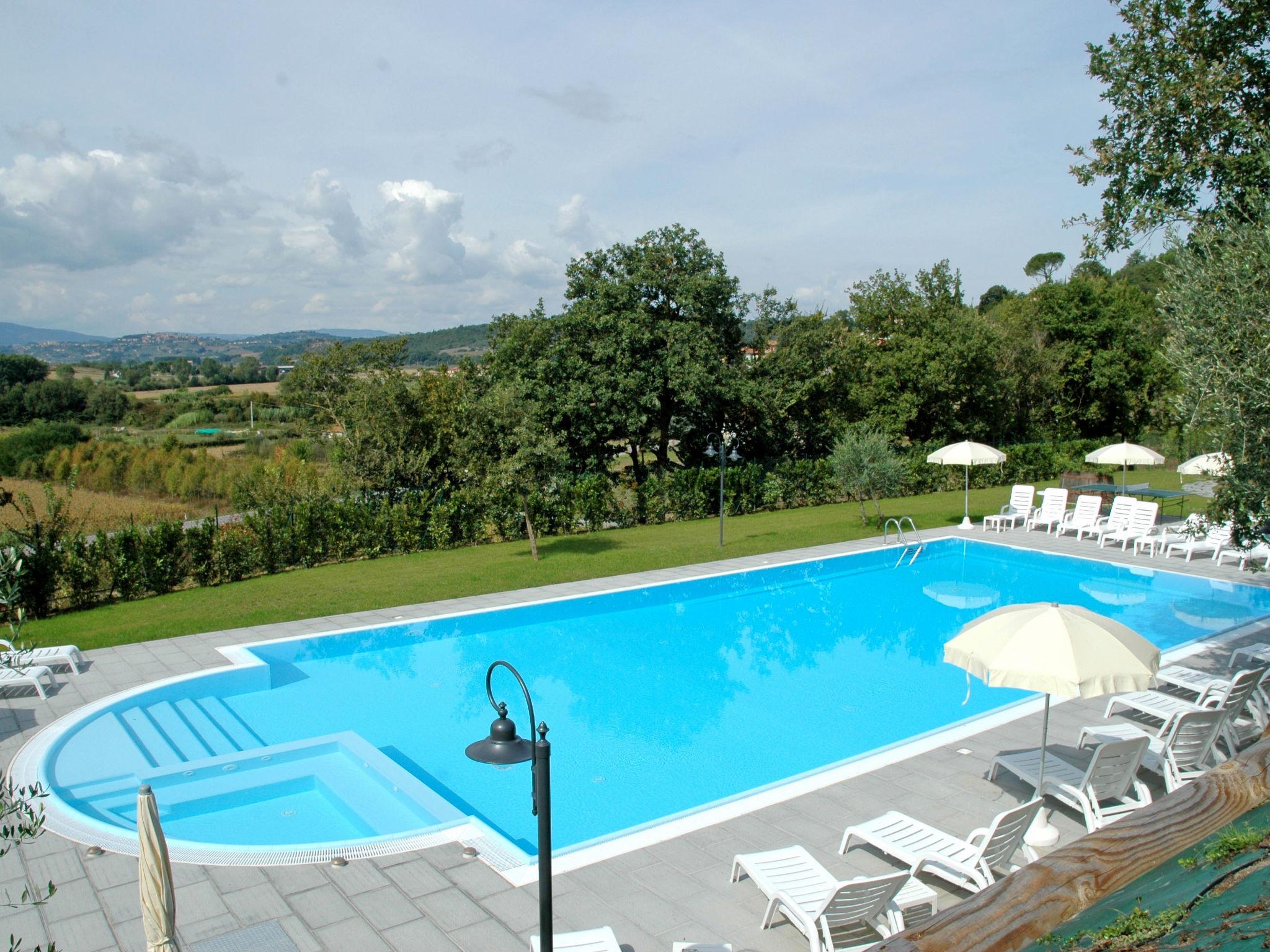 Foto 2 - Casa de 3 habitaciones en Città della Pieve con piscina y jardín