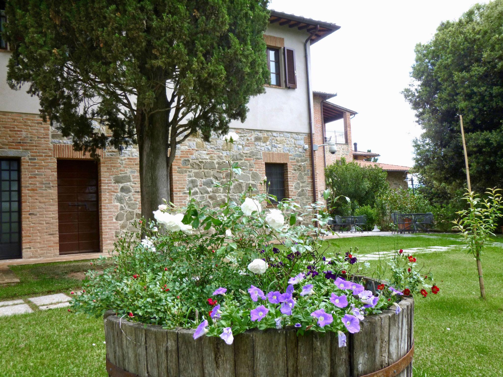 Foto 25 - Casa de 3 habitaciones en Città della Pieve con piscina y jardín