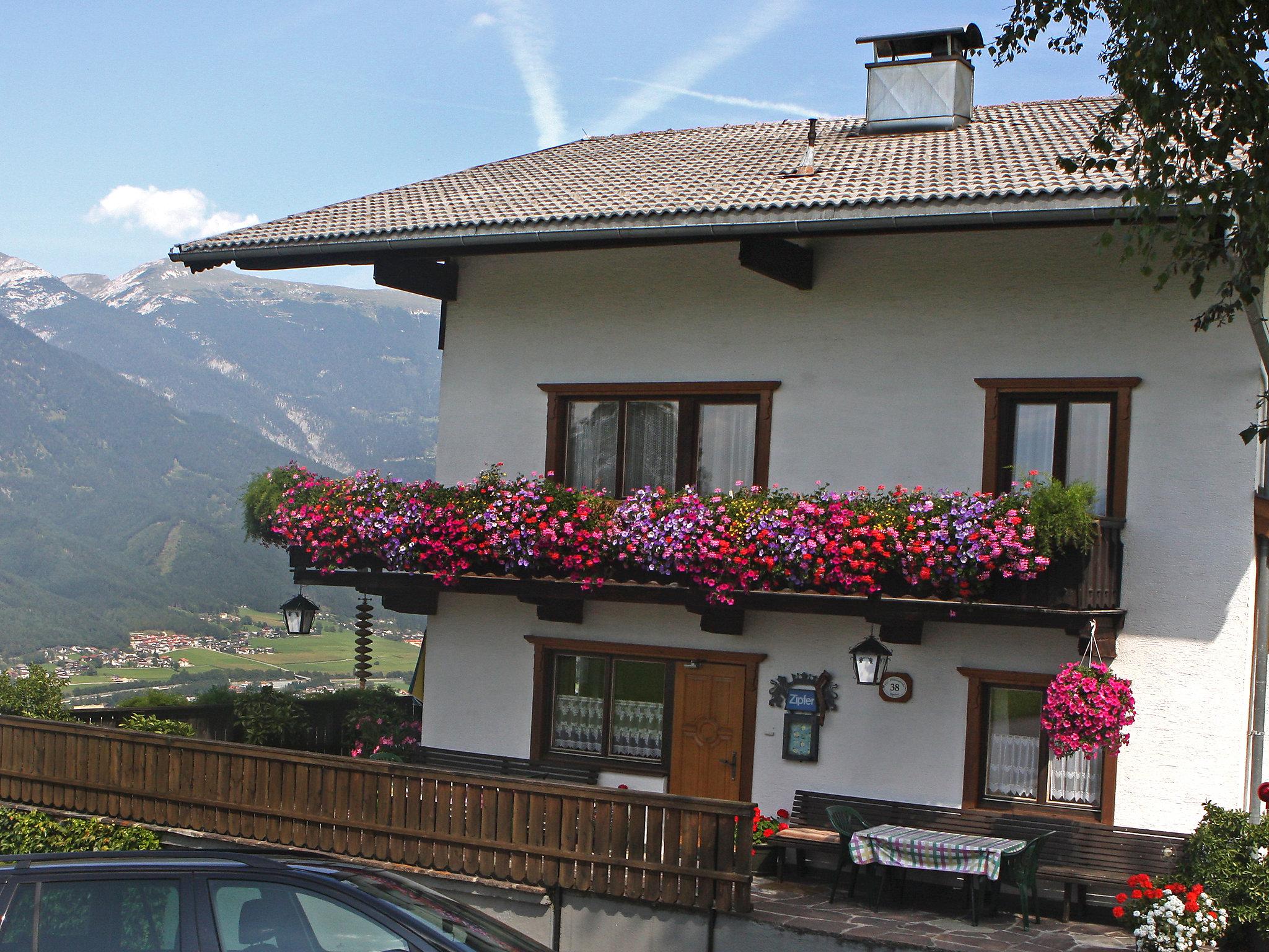 Foto 4 - Apartment mit 2 Schlafzimmern in Pill mit terrasse und blick auf die berge