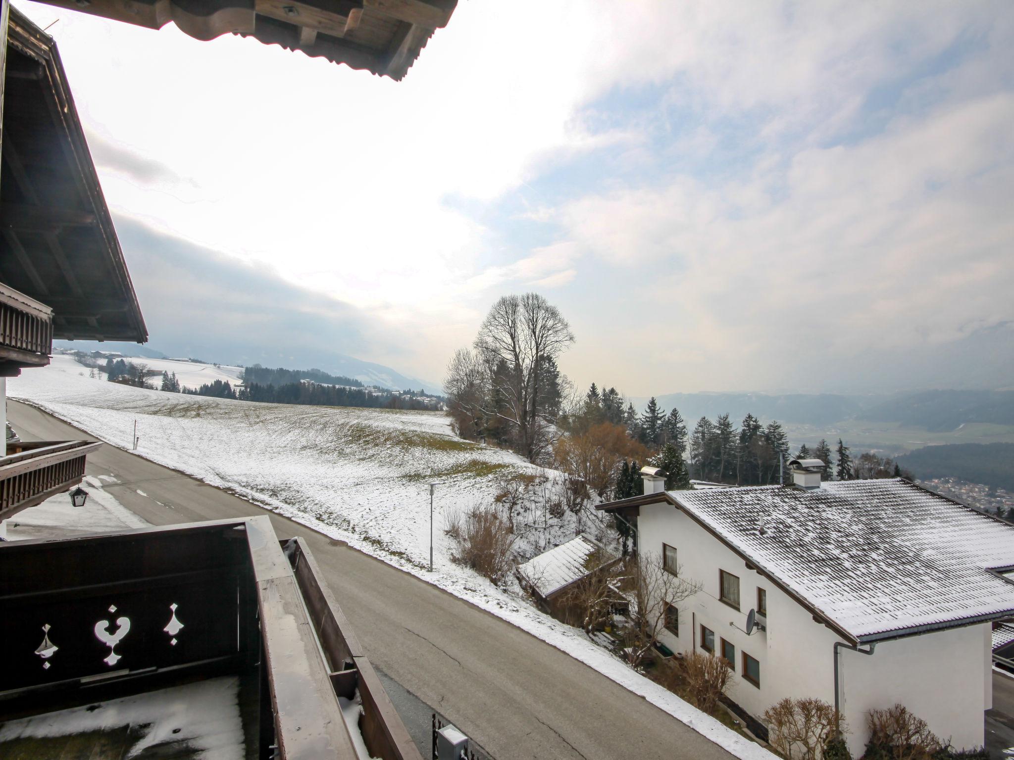 Photo 14 - 2 bedroom Apartment in Pill with terrace and mountain view