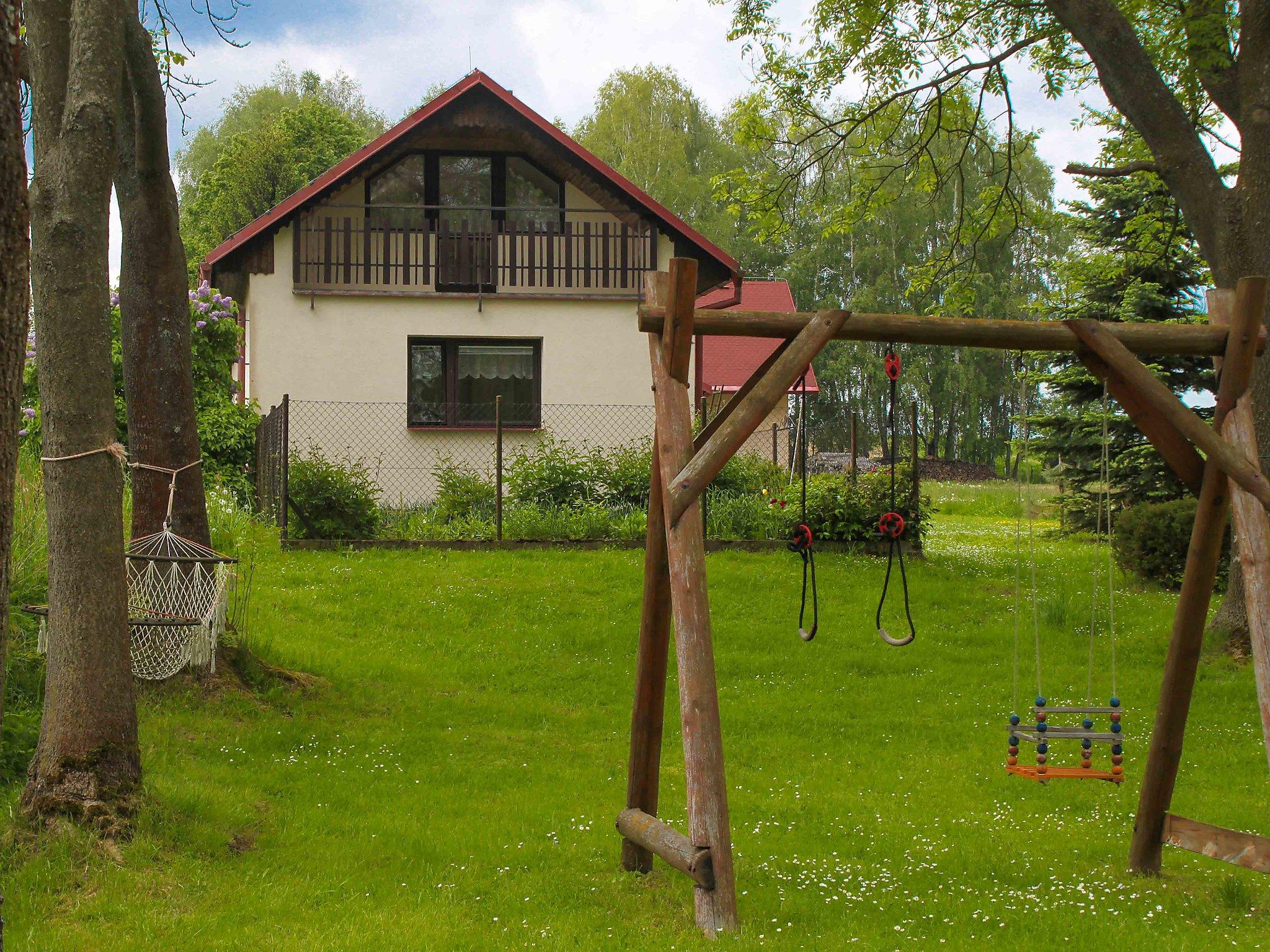 Photo 27 - Maison de 2 chambres à Strmilov avec jardin