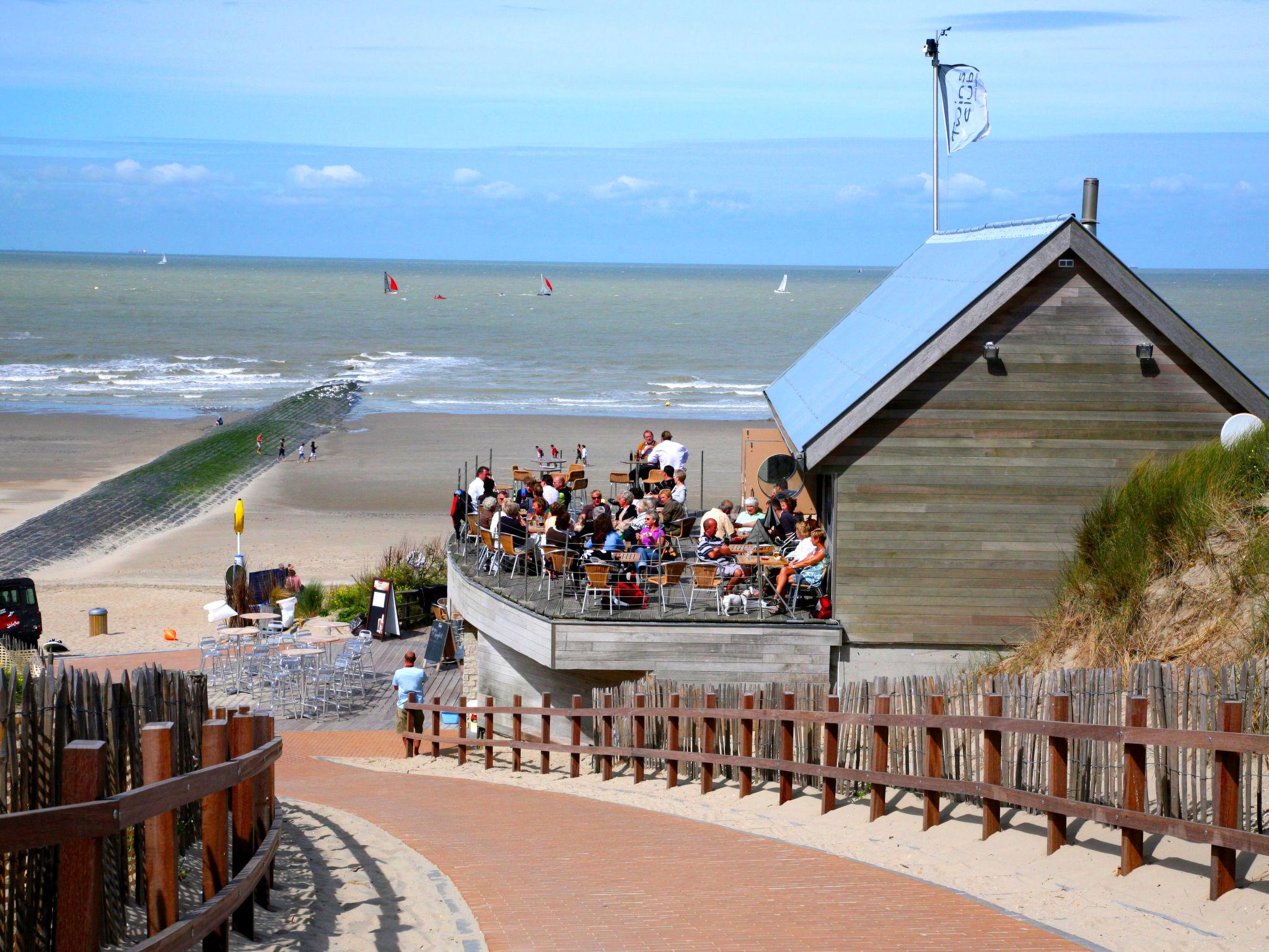 Photo 9 - 2 bedroom House in Bredene with garden and hot tub