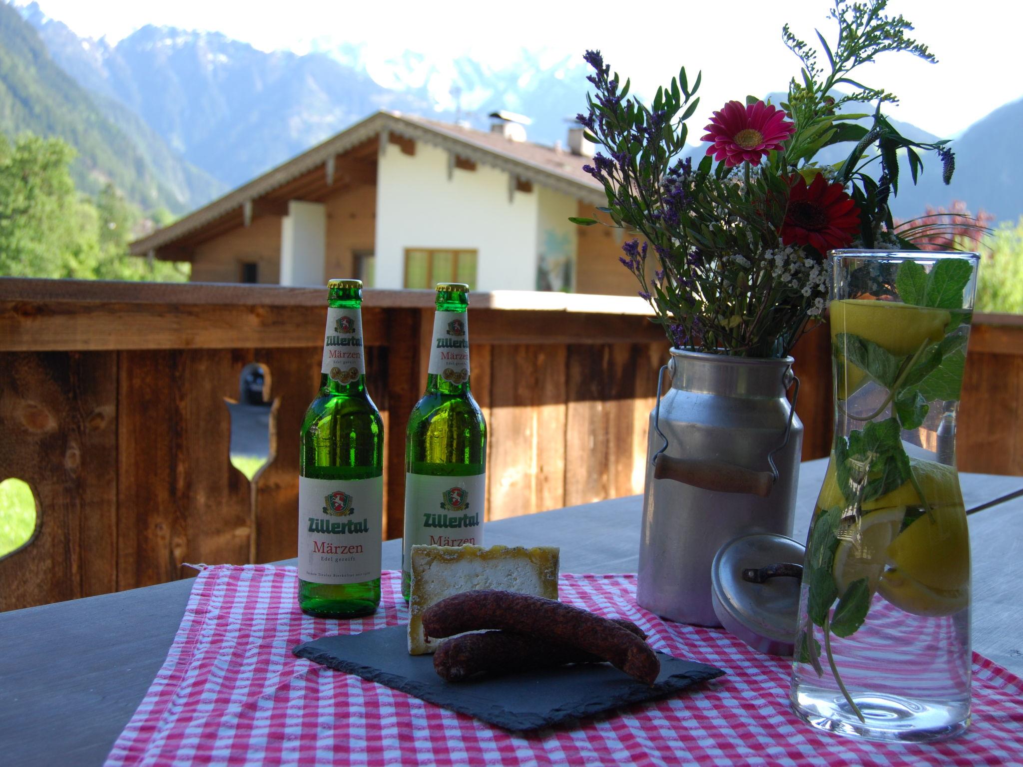 Photo 2 - 6 bedroom House in Ramsau im Zillertal with garden and mountain view