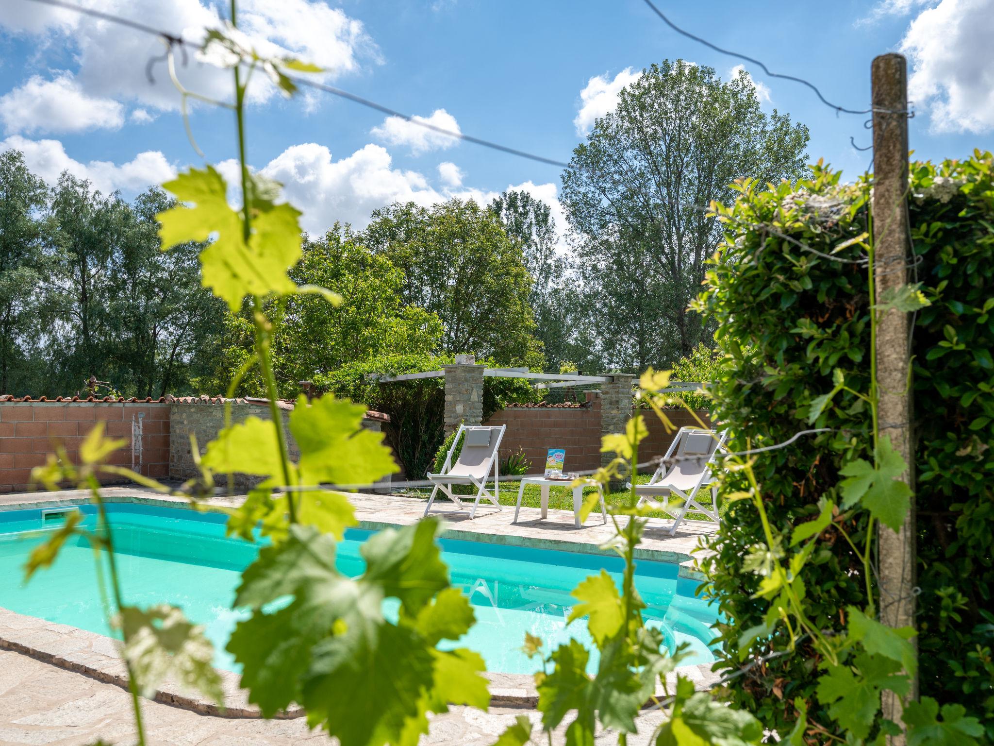 Photo 15 - Maison de 1 chambre à Castagnole delle Lanze avec piscine et jardin