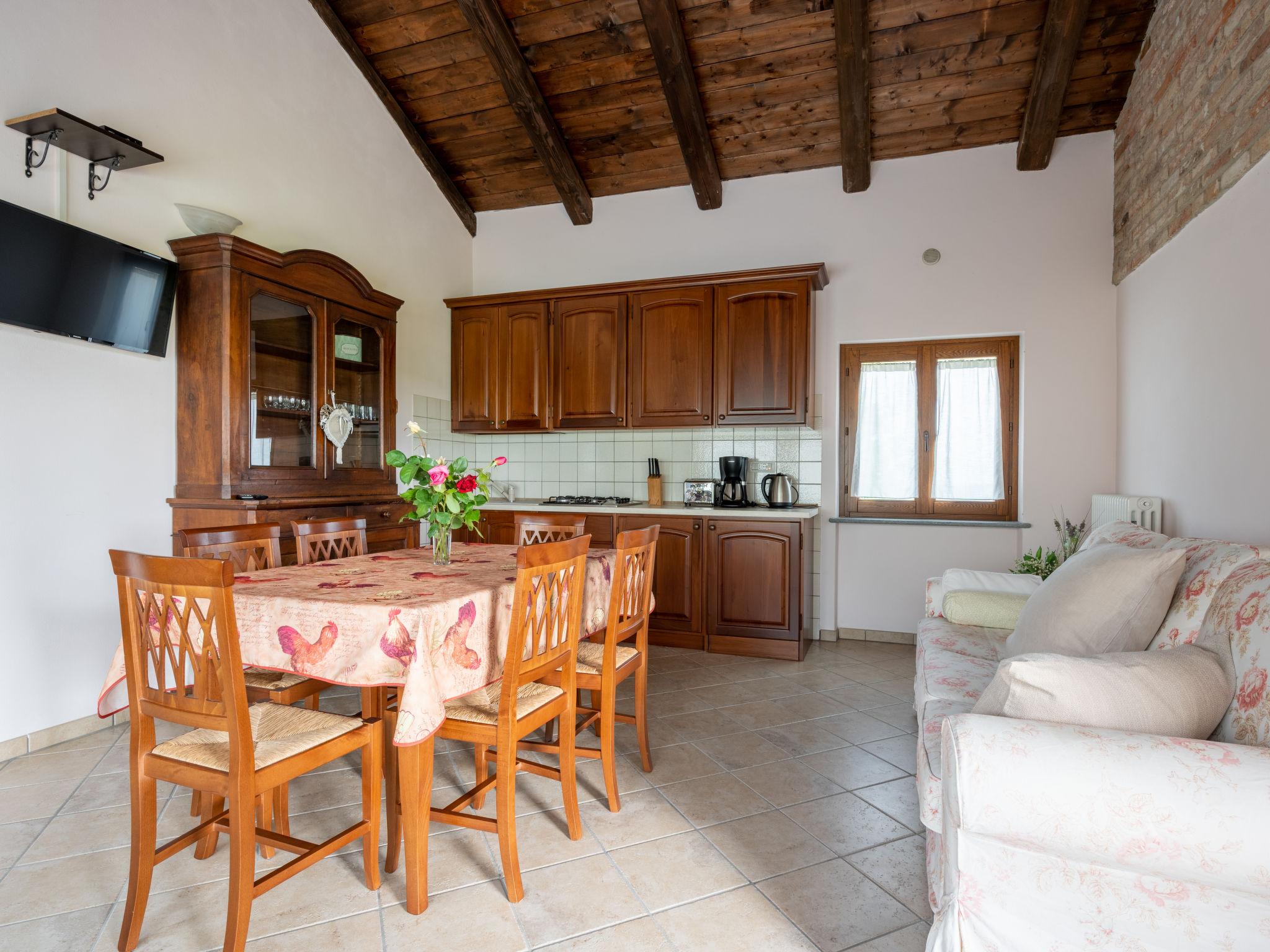 Photo 5 - Maison de 1 chambre à Castagnole delle Lanze avec piscine et jardin