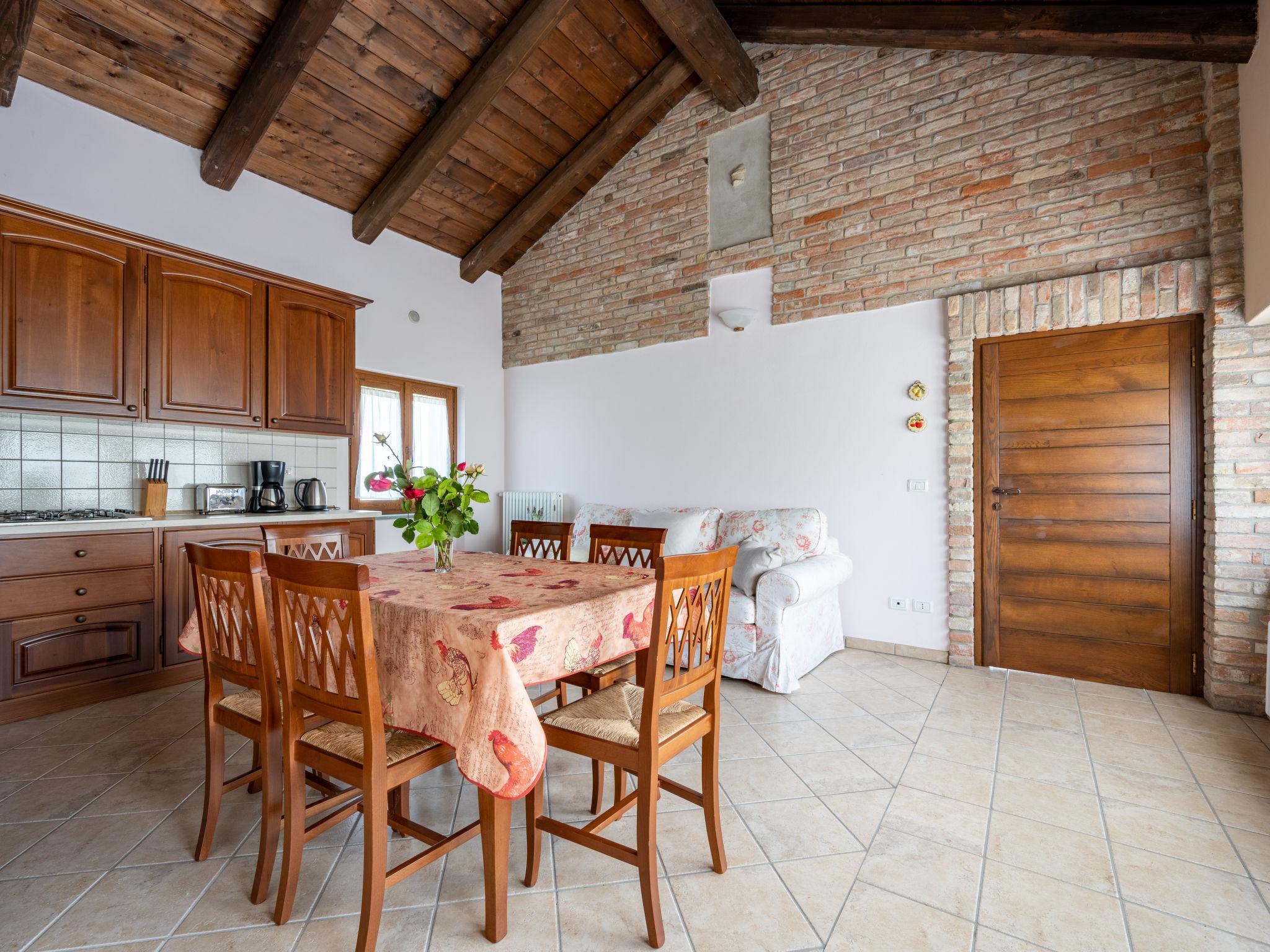 Photo 8 - Maison de 1 chambre à Castagnole delle Lanze avec piscine et jardin