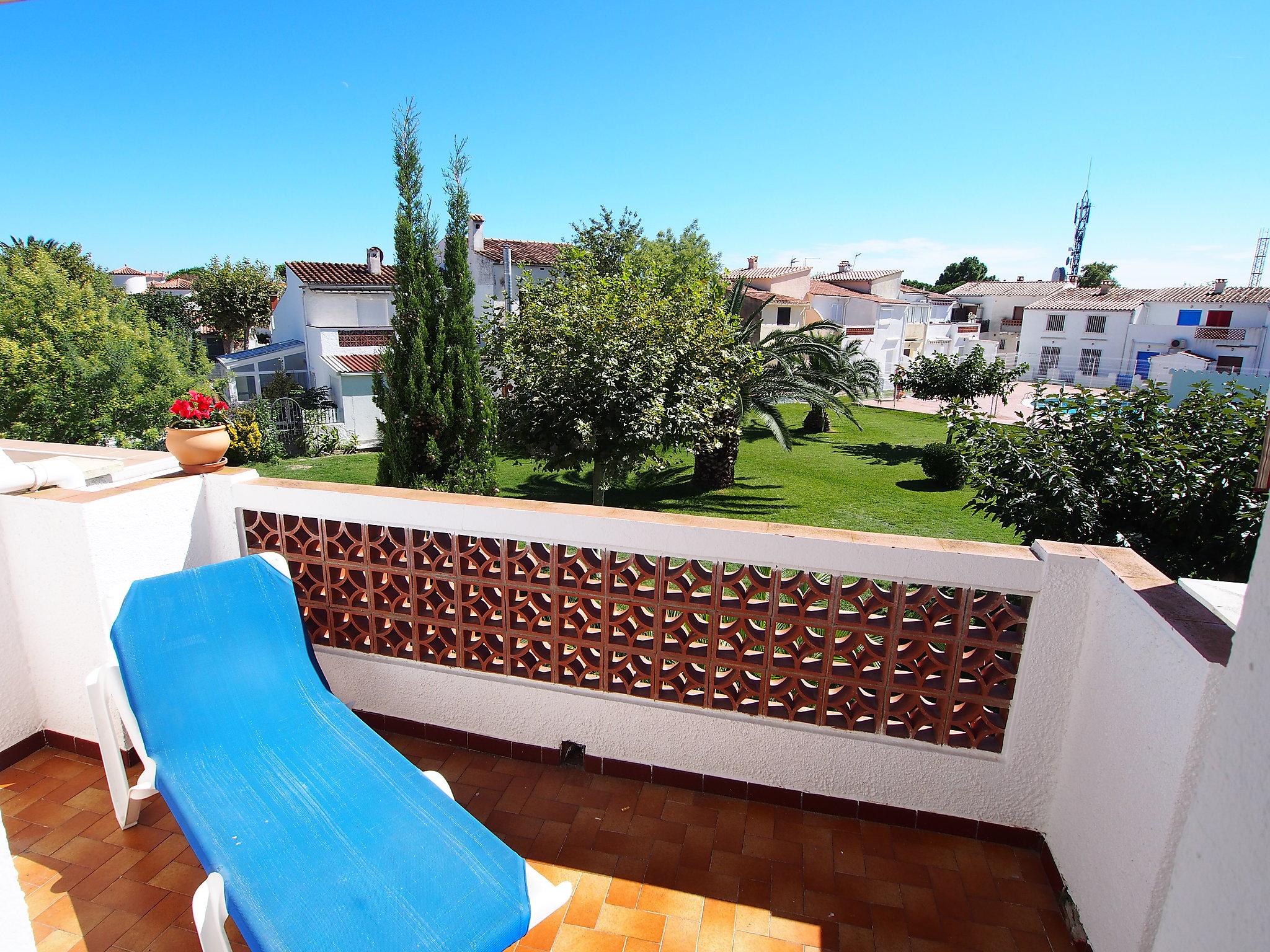 Foto 5 - Casa de 2 quartos em Castelló d'Empúries com piscina e vistas do mar