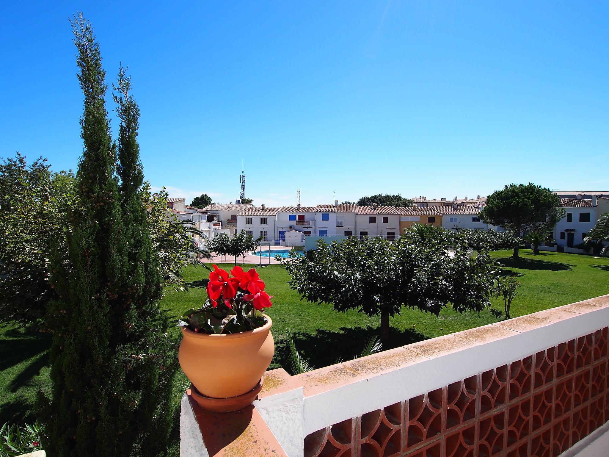 Photo 12 - Maison de 2 chambres à Castelló d'Empúries avec piscine et jardin