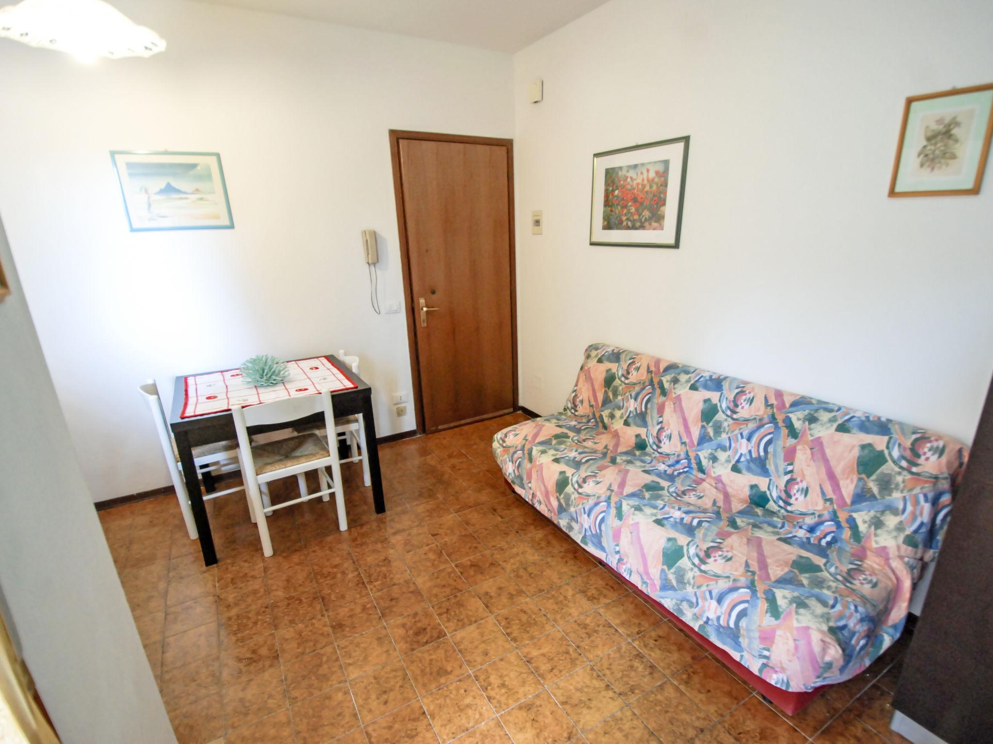 Foto 3 - Apartamento de 2 quartos em San Michele al Tagliamento com piscina e jardim