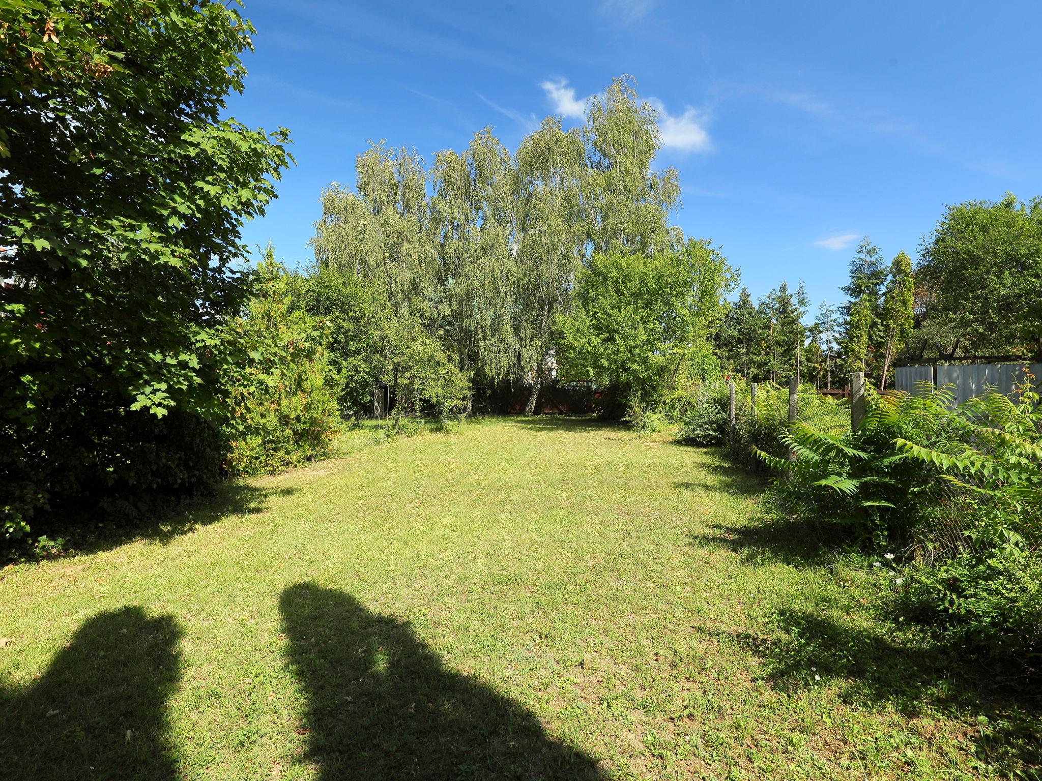 Photo 15 - 2 bedroom House in Balatonszárszó with garden and terrace