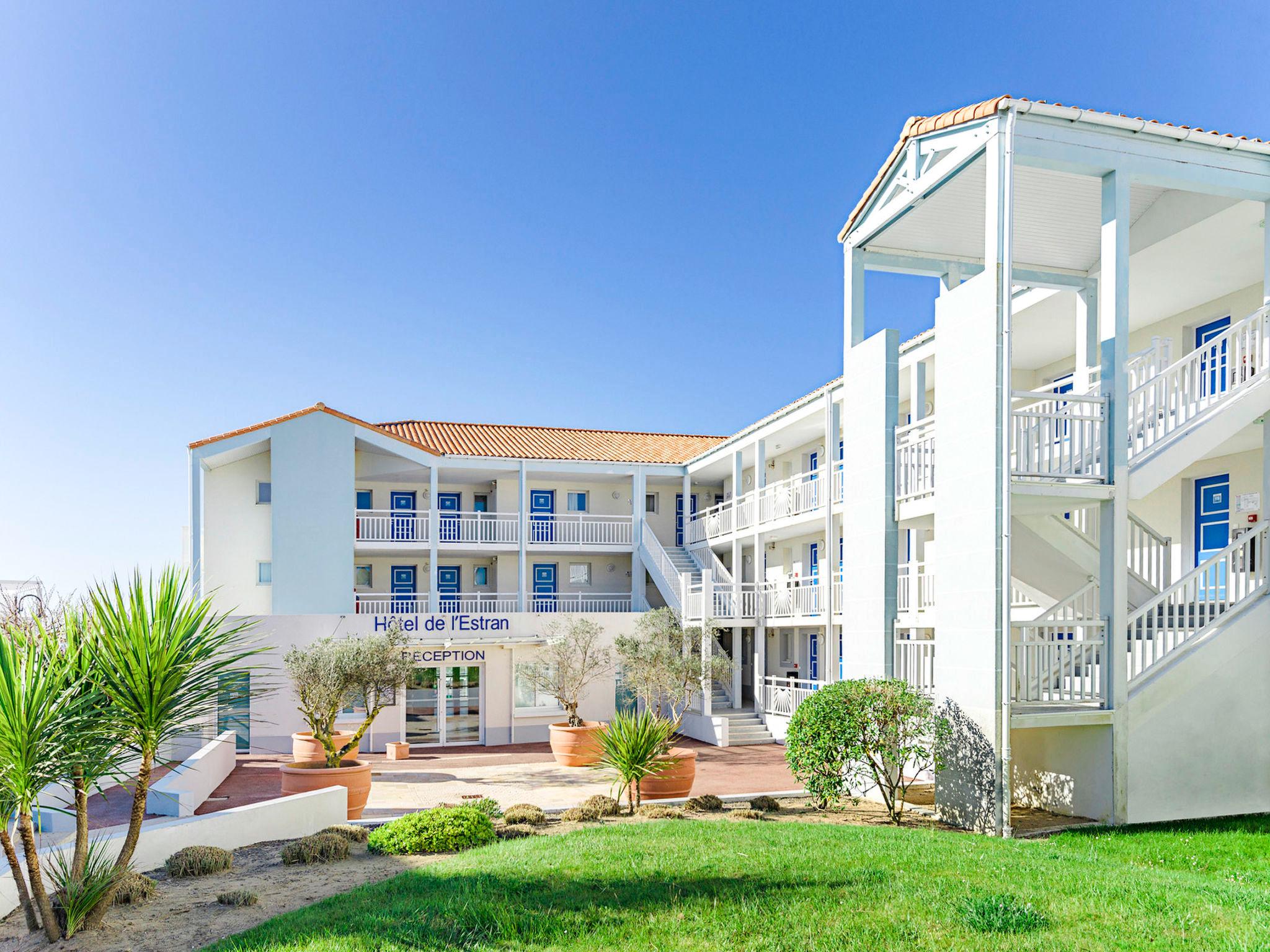 Foto 8 - Apartamento de 1 quarto em Les Sables-d'Olonne com piscina e jardim