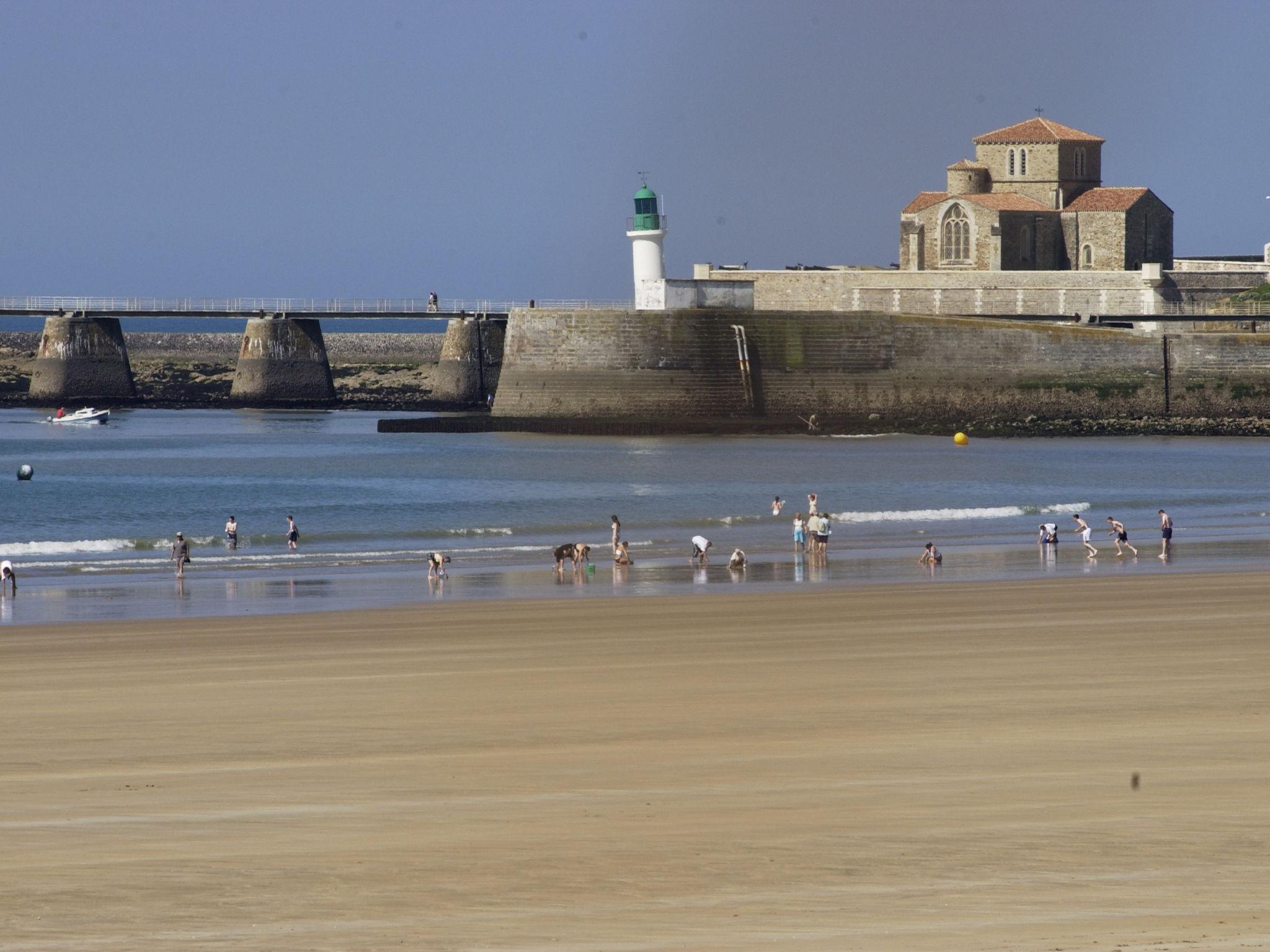 Foto 10 - Apartamento de 1 quarto em Les Sables-d'Olonne com piscina e vistas do mar