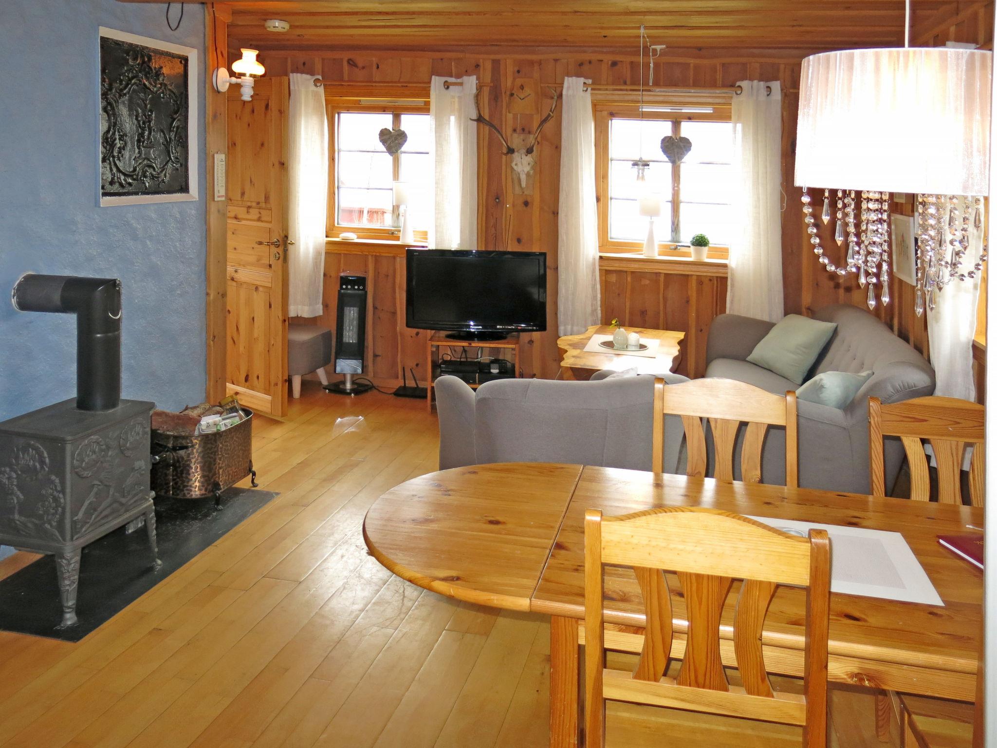 Photo 10 - 3 bedroom House in Balestrand with garden and terrace