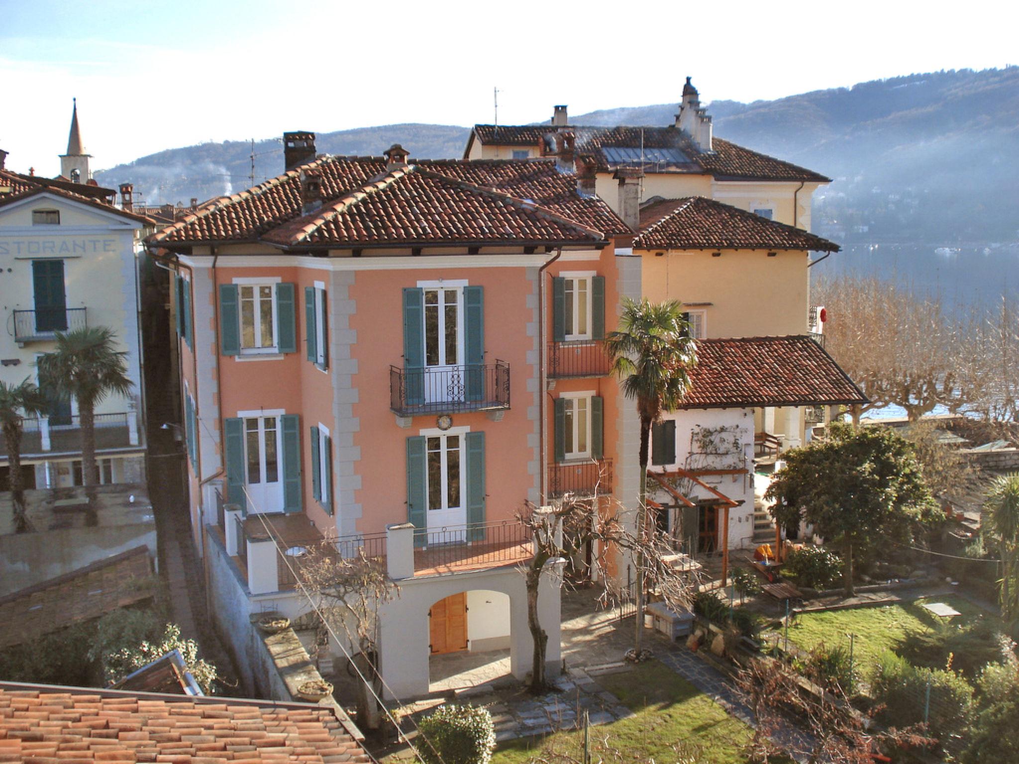 Photo 2 - Appartement de 2 chambres à Baveno avec terrasse et vues sur la montagne