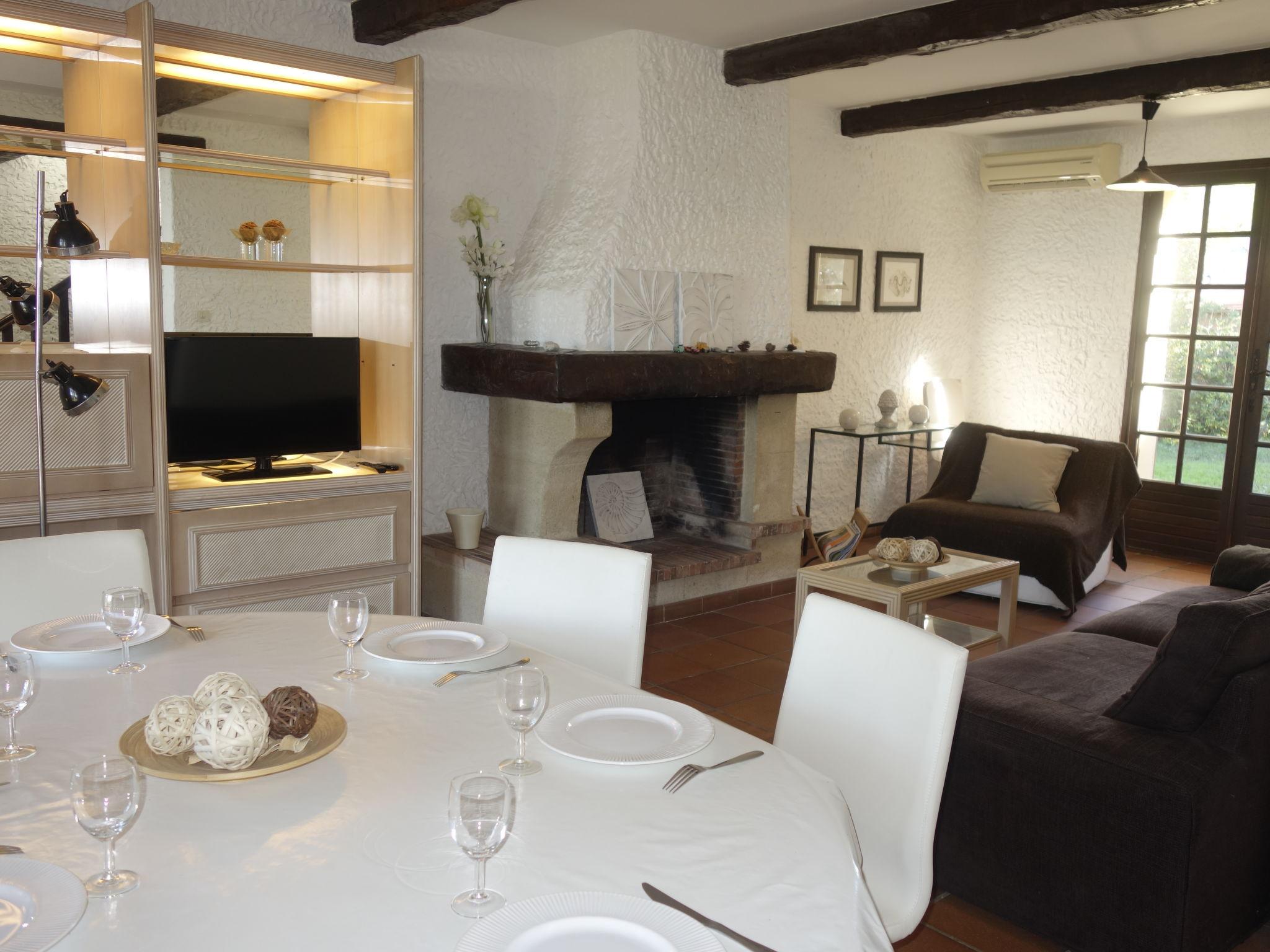 Photo 3 - 3 bedroom House in Six-Fours-les-Plages with sea view