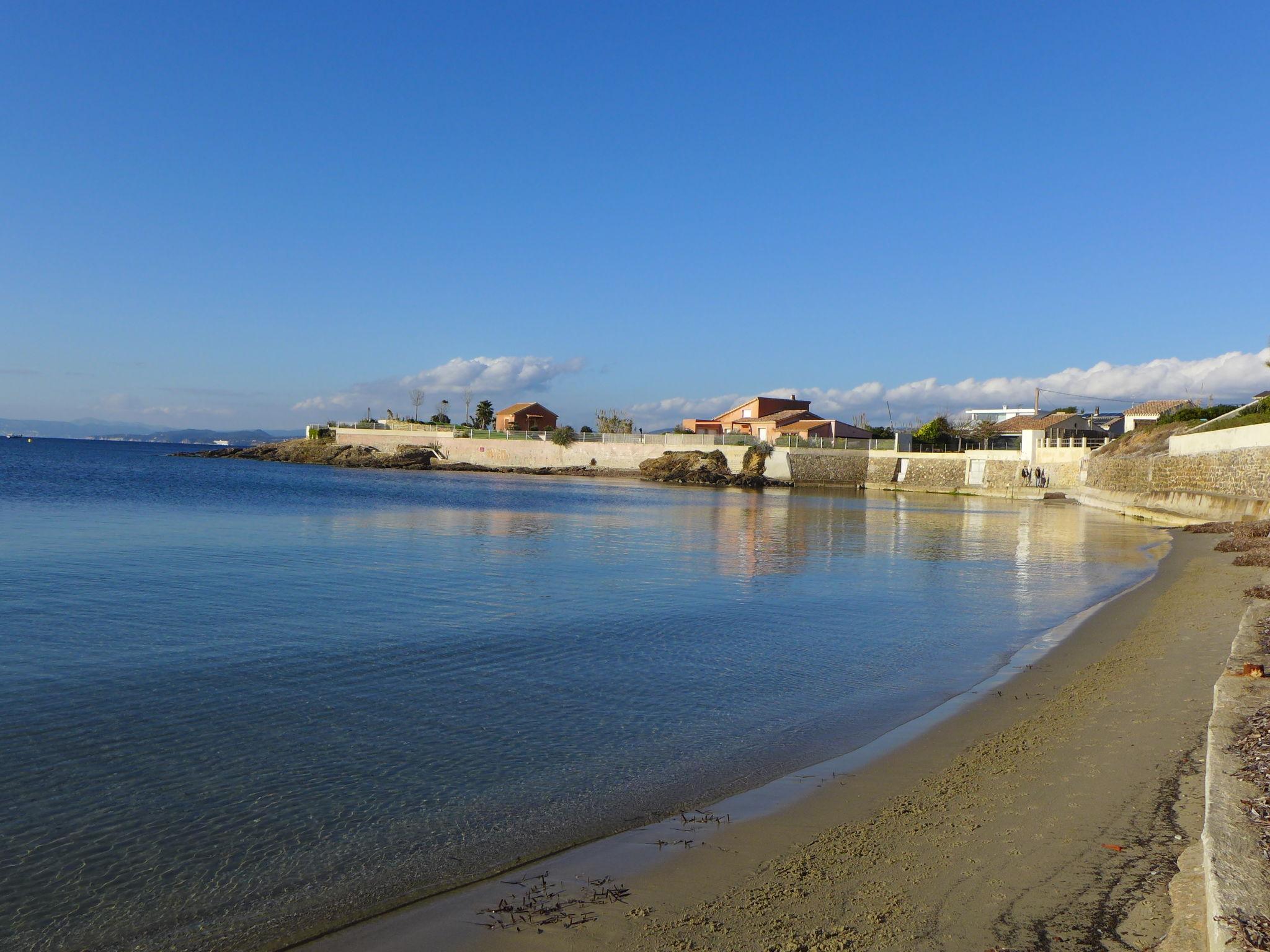 Photo 29 - 3 bedroom House in Six-Fours-les-Plages with sea view