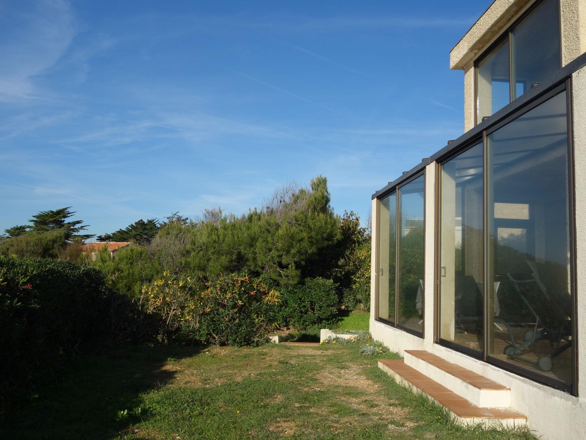 Photo 16 - 3 bedroom House in Six-Fours-les-Plages with sea view