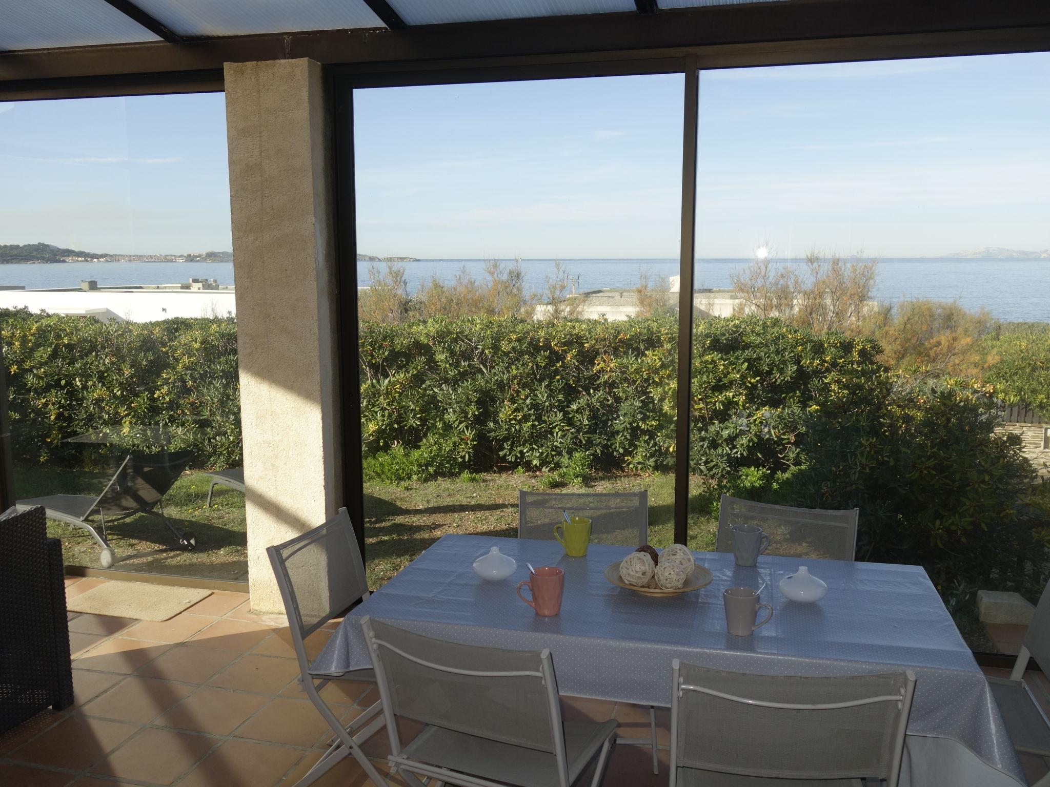 Photo 21 - 3 bedroom House in Six-Fours-les-Plages with sea view