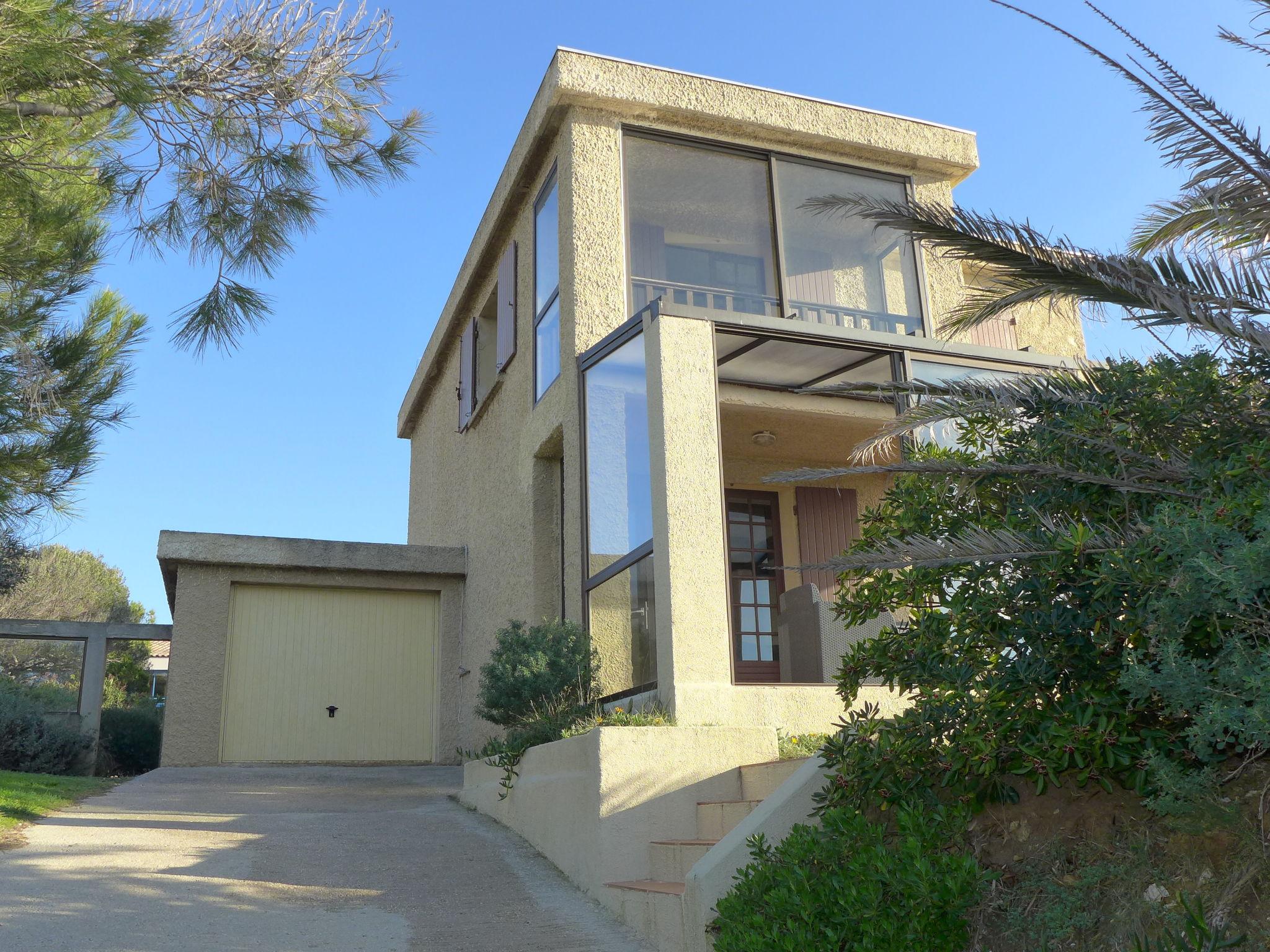 Photo 25 - 3 bedroom House in Six-Fours-les-Plages with sea view