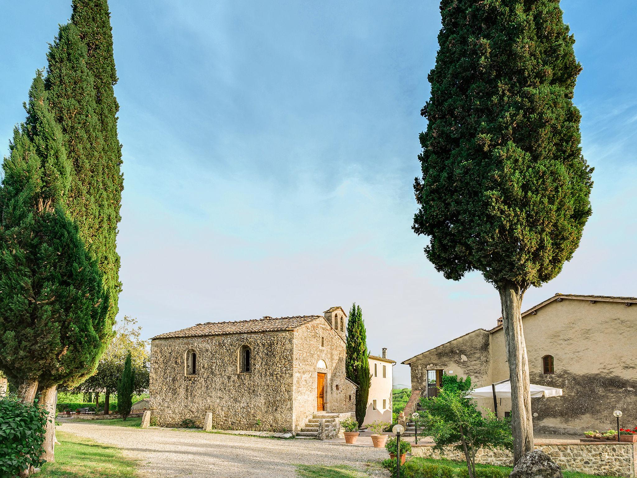 Foto 9 - Apartamento de 5 quartos em Poggibonsi com piscina e jardim