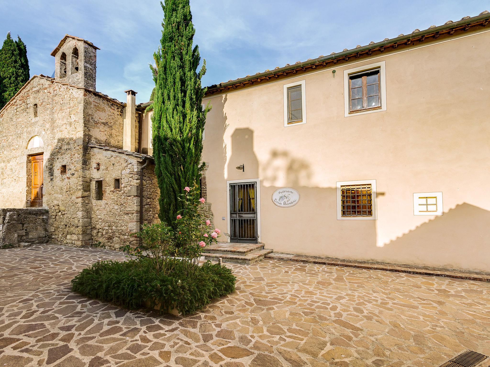 Foto 10 - Appartamento con 5 camere da letto a Poggibonsi con piscina e giardino