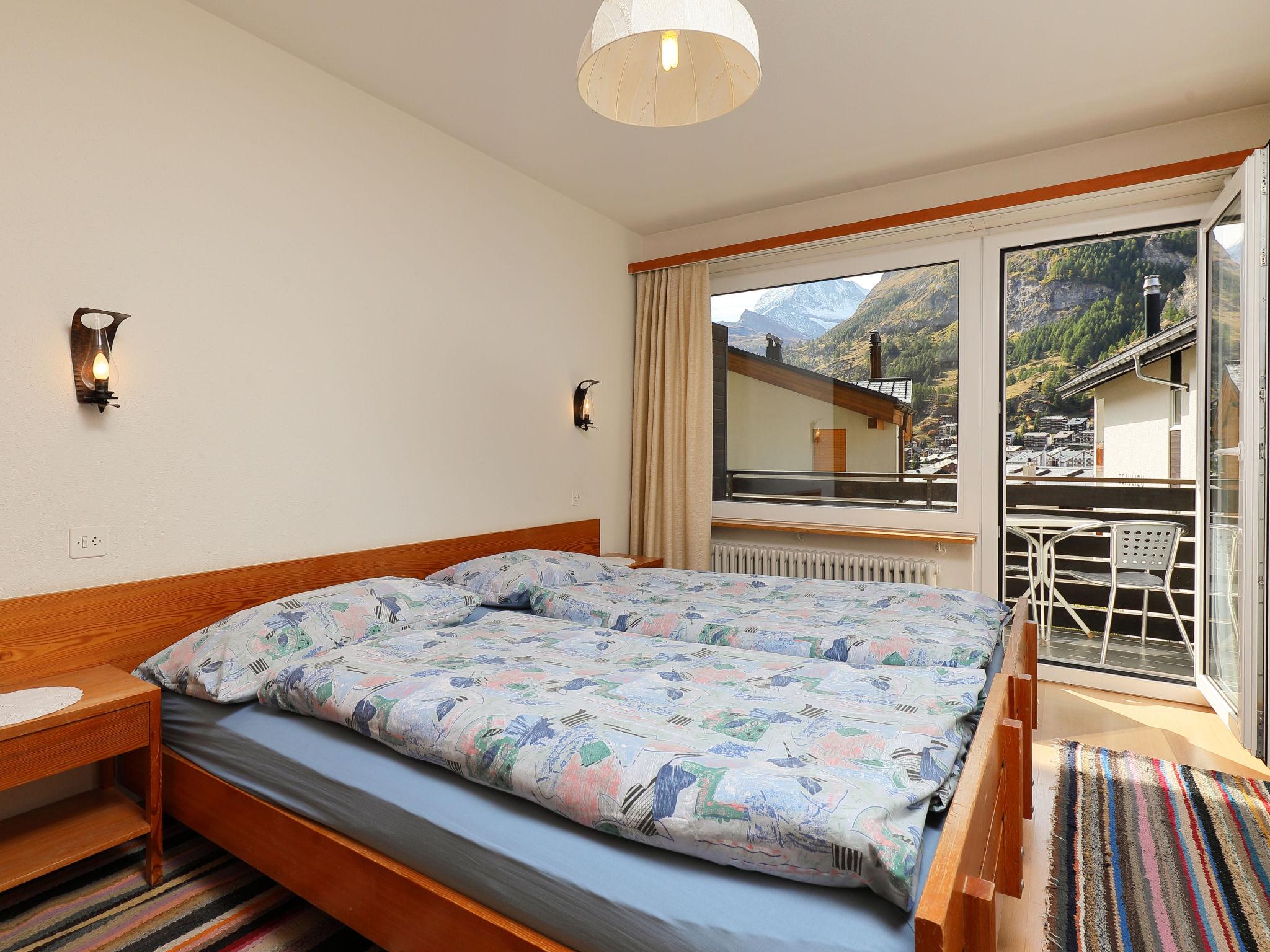 Foto 9 - Apartment mit 1 Schlafzimmer in Zermatt mit blick auf die berge