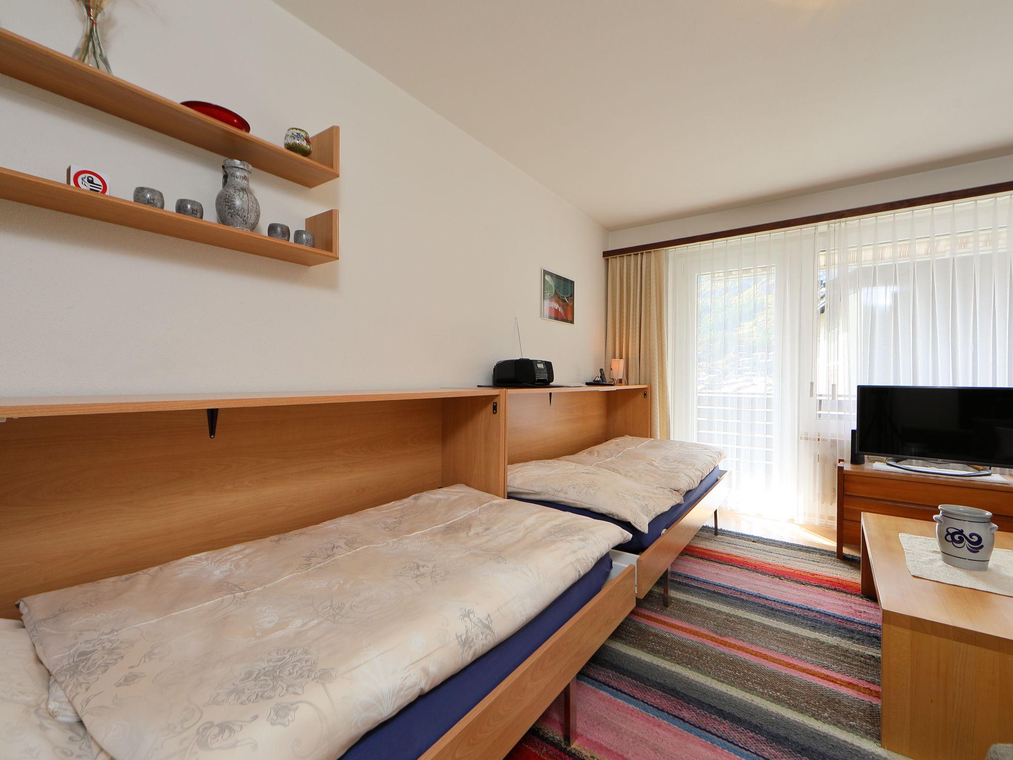 Foto 8 - Appartamento con 1 camera da letto a Zermatt con vista sulle montagne
