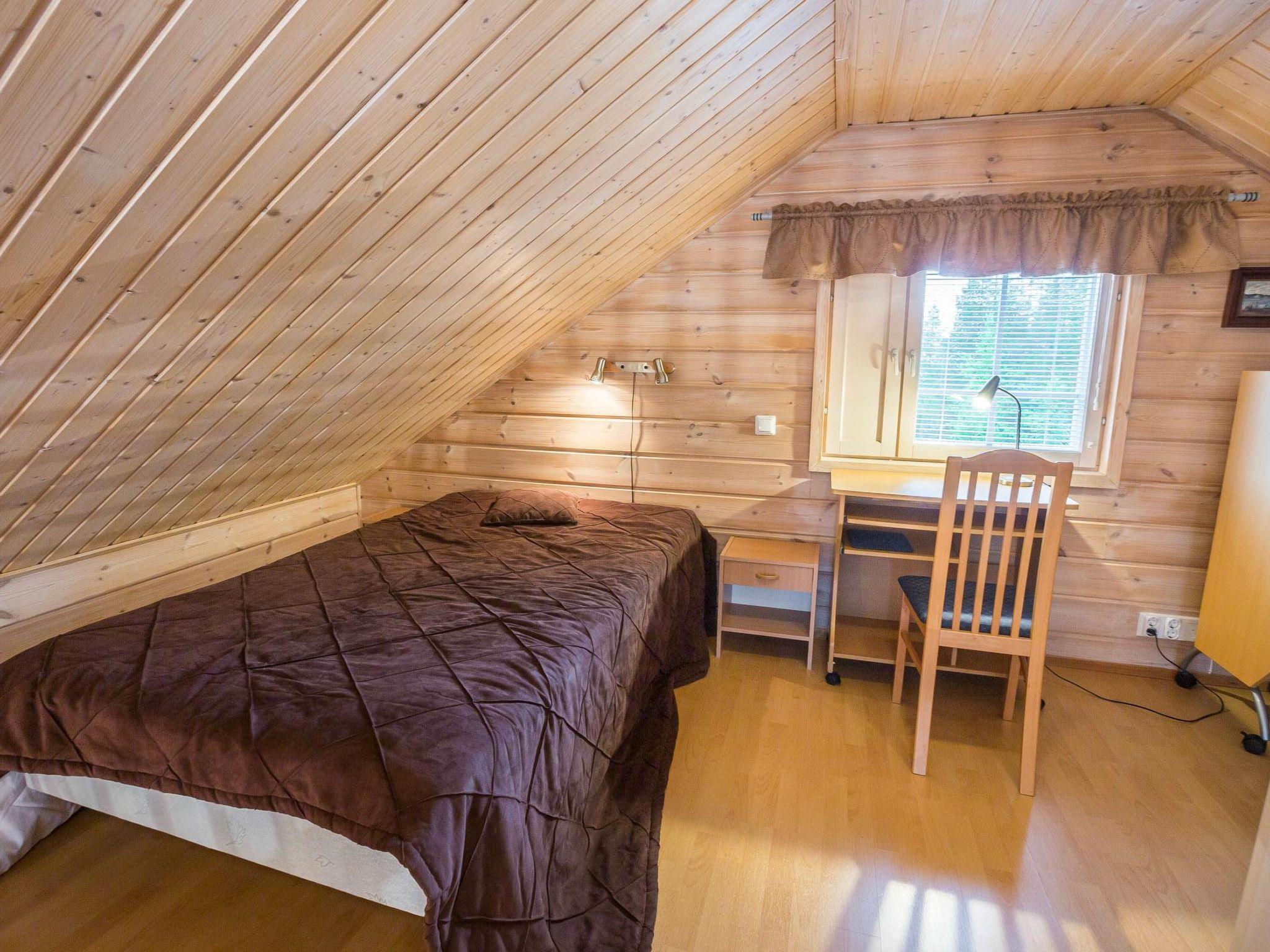 Foto 12 - Haus mit 1 Schlafzimmer in Kolari mit sauna und blick auf die berge