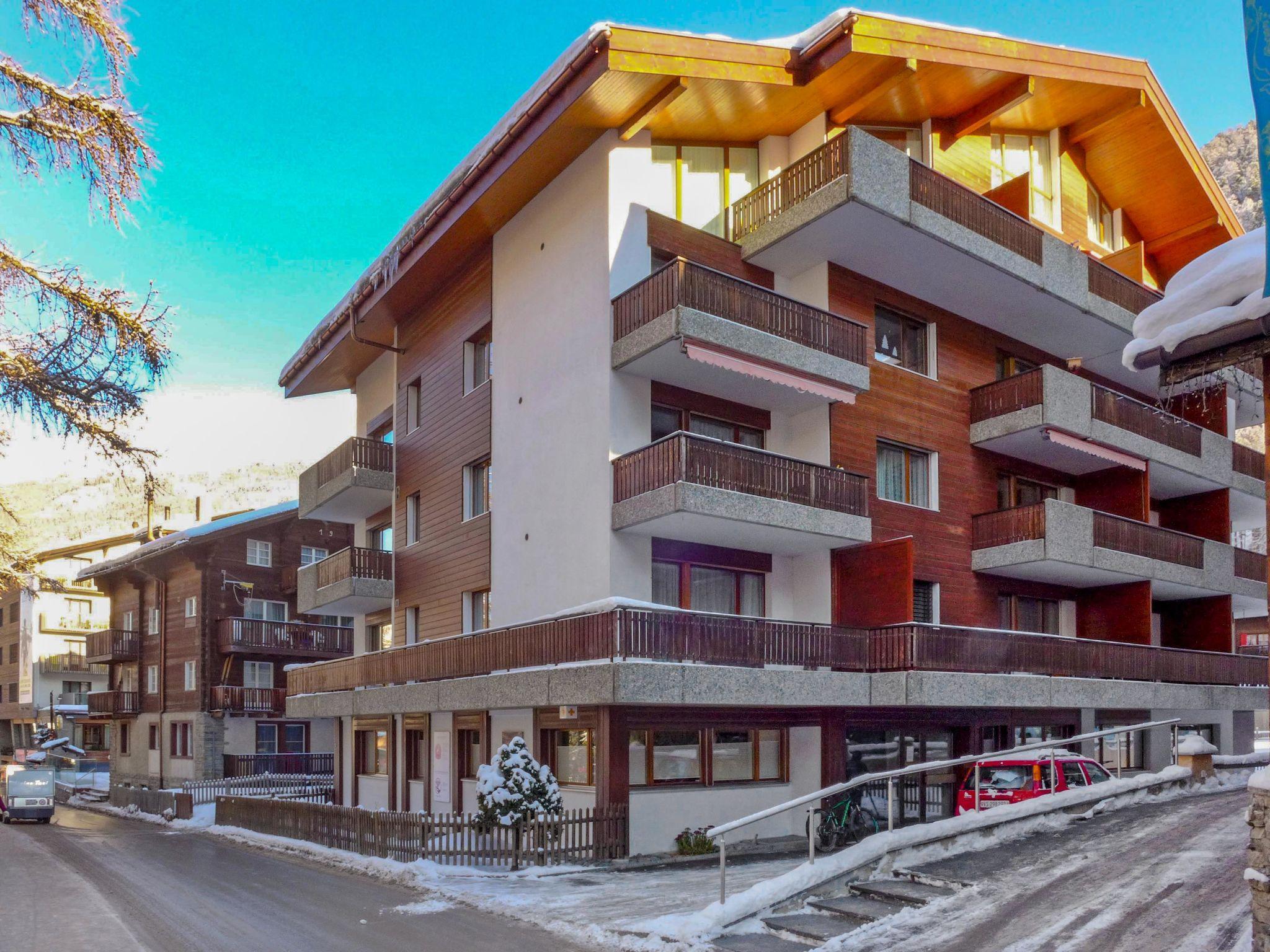 Photo 18 - Appartement de 2 chambres à Zermatt avec vues sur la montagne