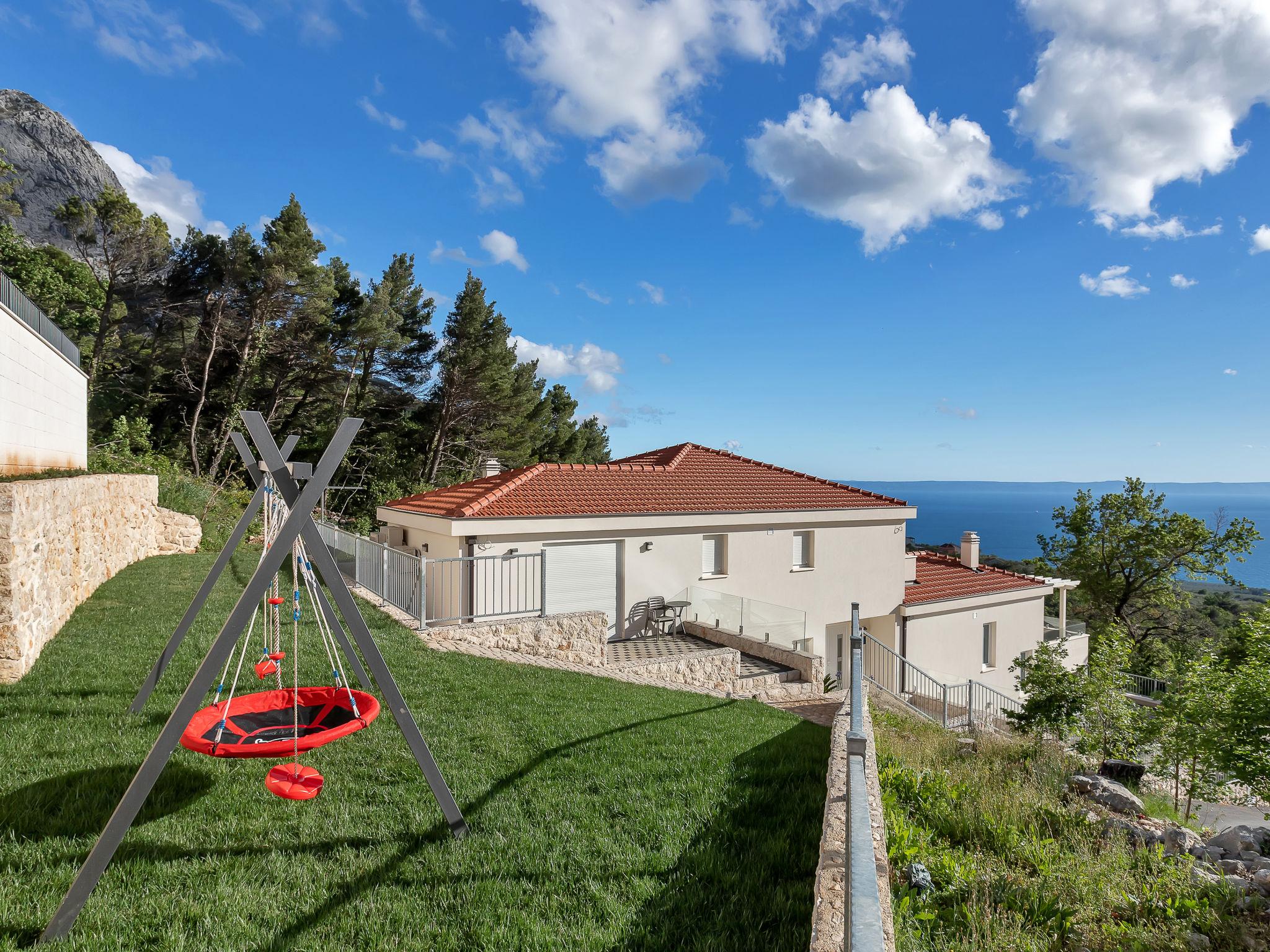 Foto 40 - Casa de 5 habitaciones en Baška Voda con piscina privada y vistas al mar