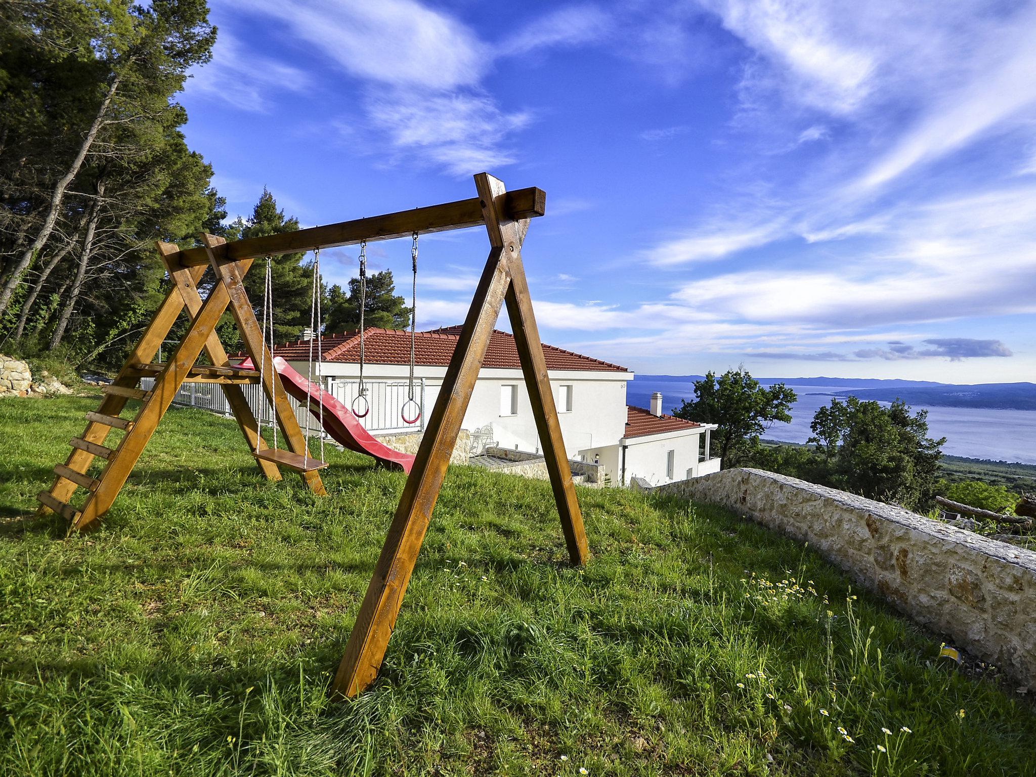 Foto 32 - Casa con 5 camere da letto a Baška Voda con piscina privata e vista mare