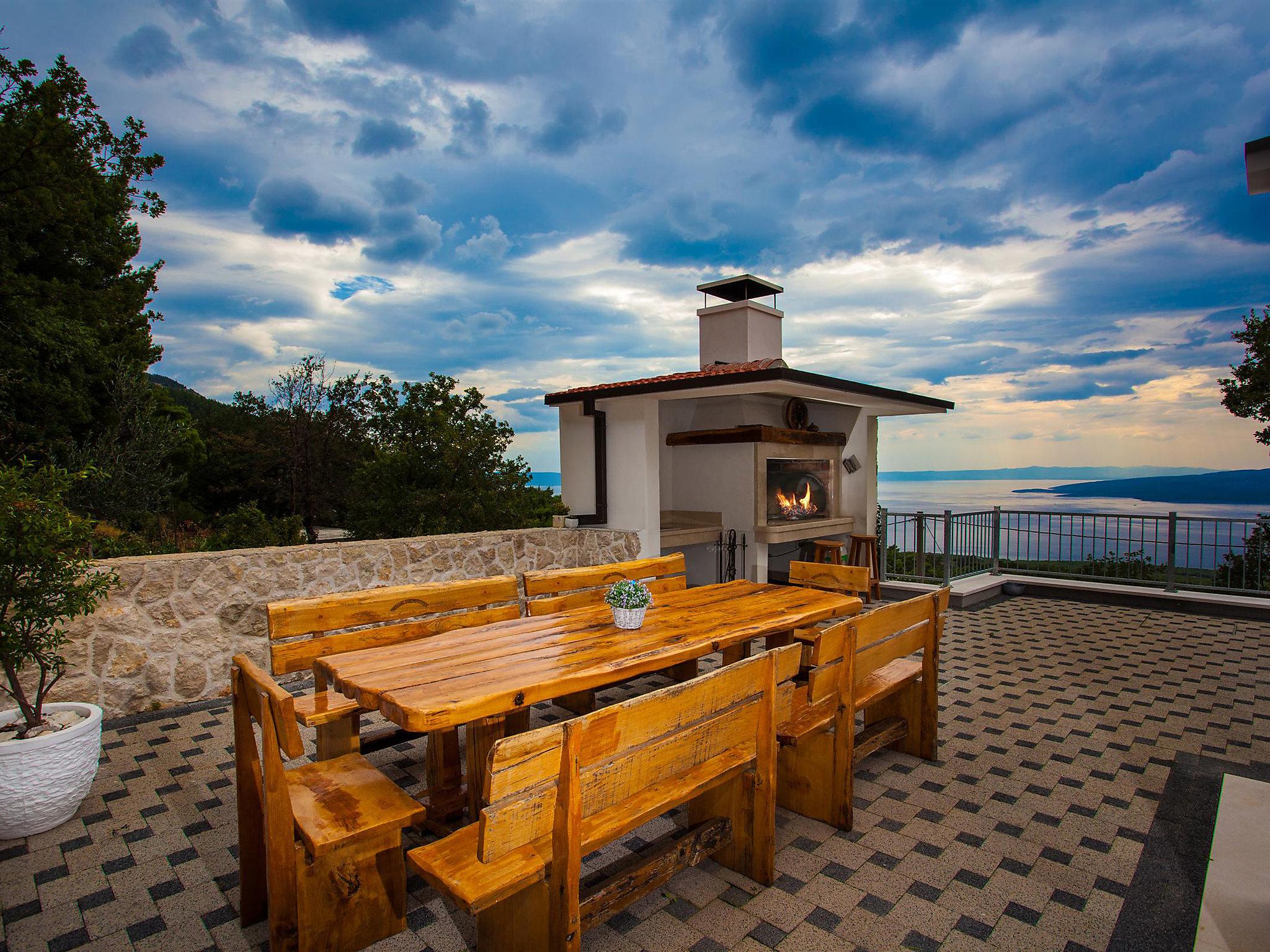 Foto 36 - Casa de 5 habitaciones en Baška Voda con piscina privada y vistas al mar