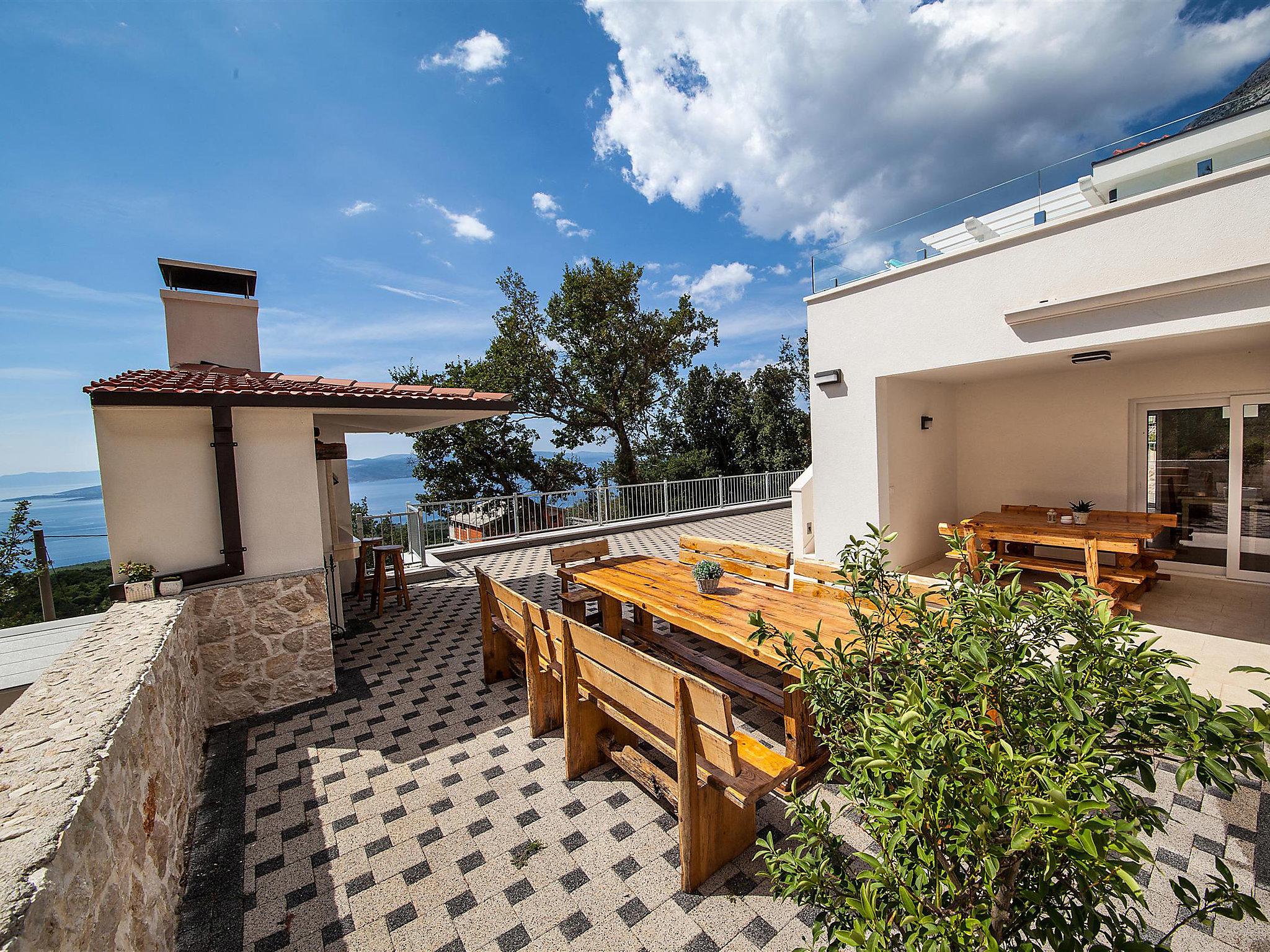 Foto 35 - Casa de 5 habitaciones en Baška Voda con piscina privada y vistas al mar