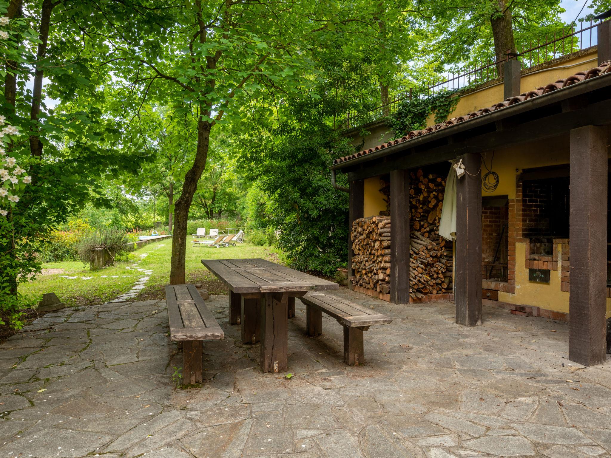 Foto 35 - Casa de 5 quartos em Valfenera com piscina privada e jardim