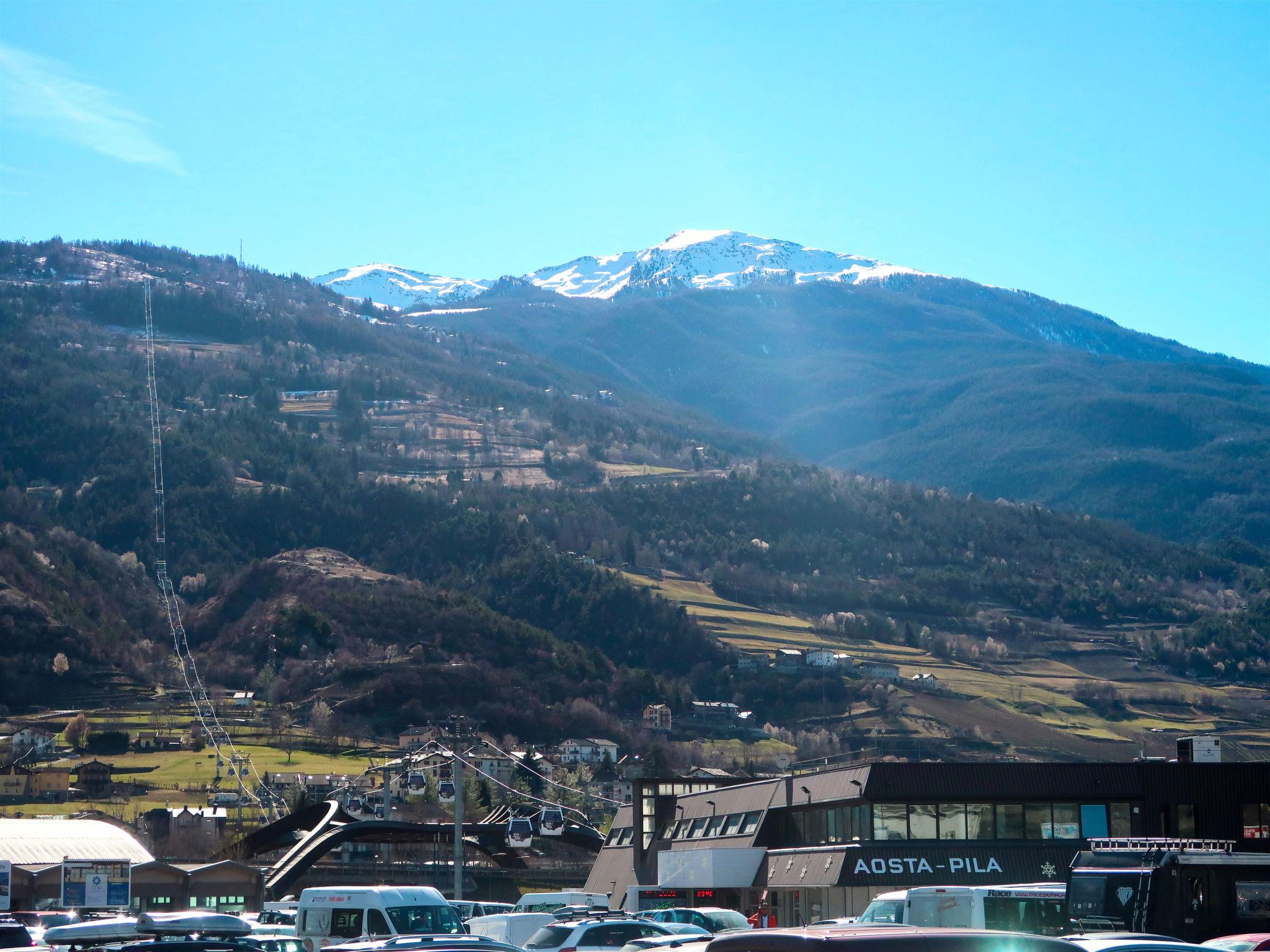 Photo 15 - Appartement de 1 chambre à Fénis avec terrasse et vues sur la montagne