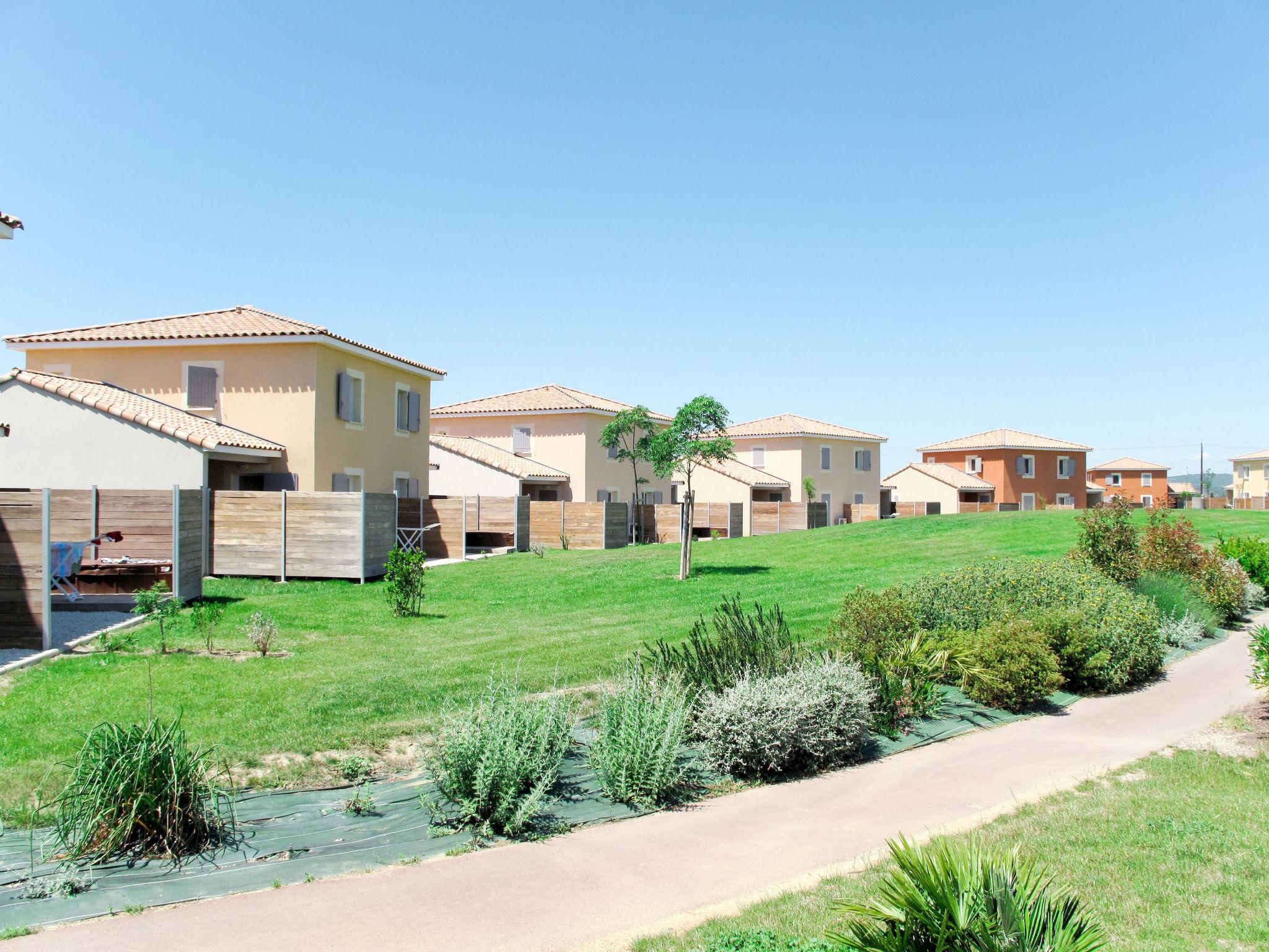 Photo 9 - House in Fabrègues with swimming pool and garden