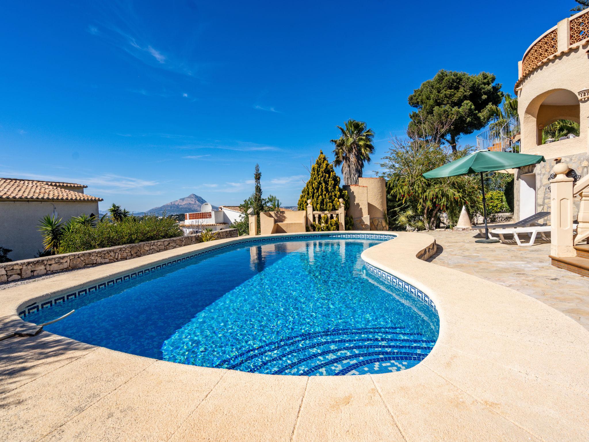 Foto 3 - Casa de 2 quartos em Jávea com piscina privada e jardim