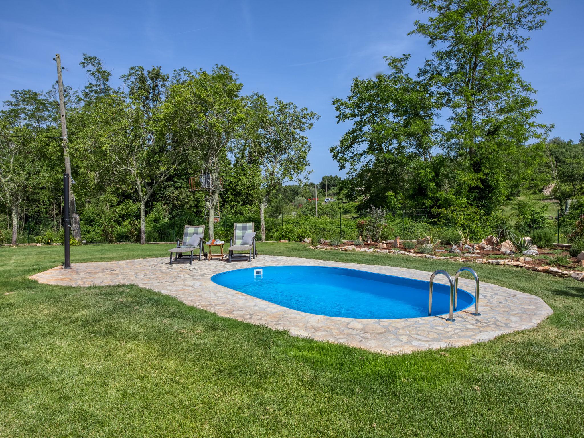 Foto 11 - Casa con 2 camere da letto a Grožnjan con piscina privata e terrazza