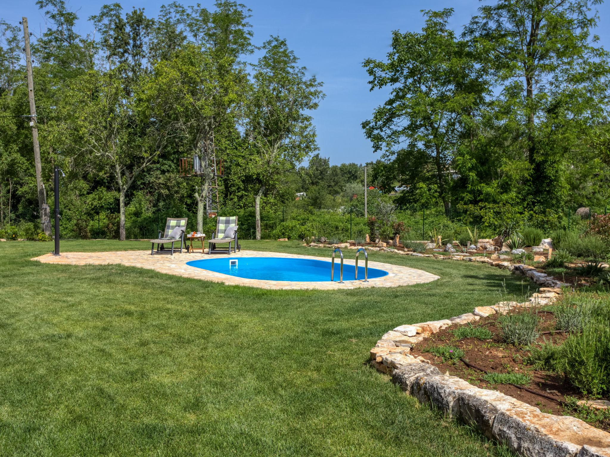 Photo 20 - Maison de 2 chambres à Grožnjan avec piscine privée et jardin