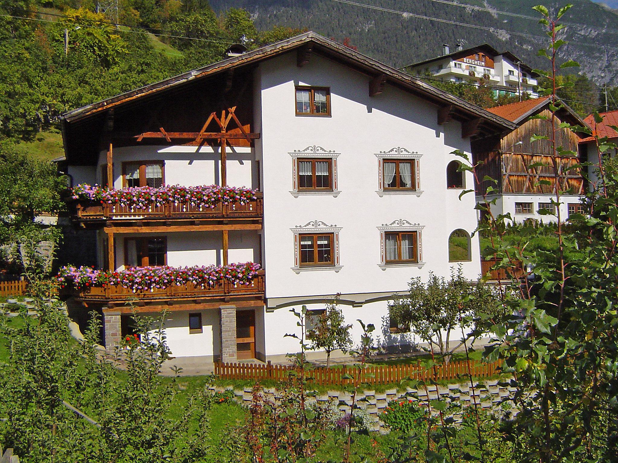 Photo 1 - Appartement de 3 chambres à Pians avec vues sur la montagne