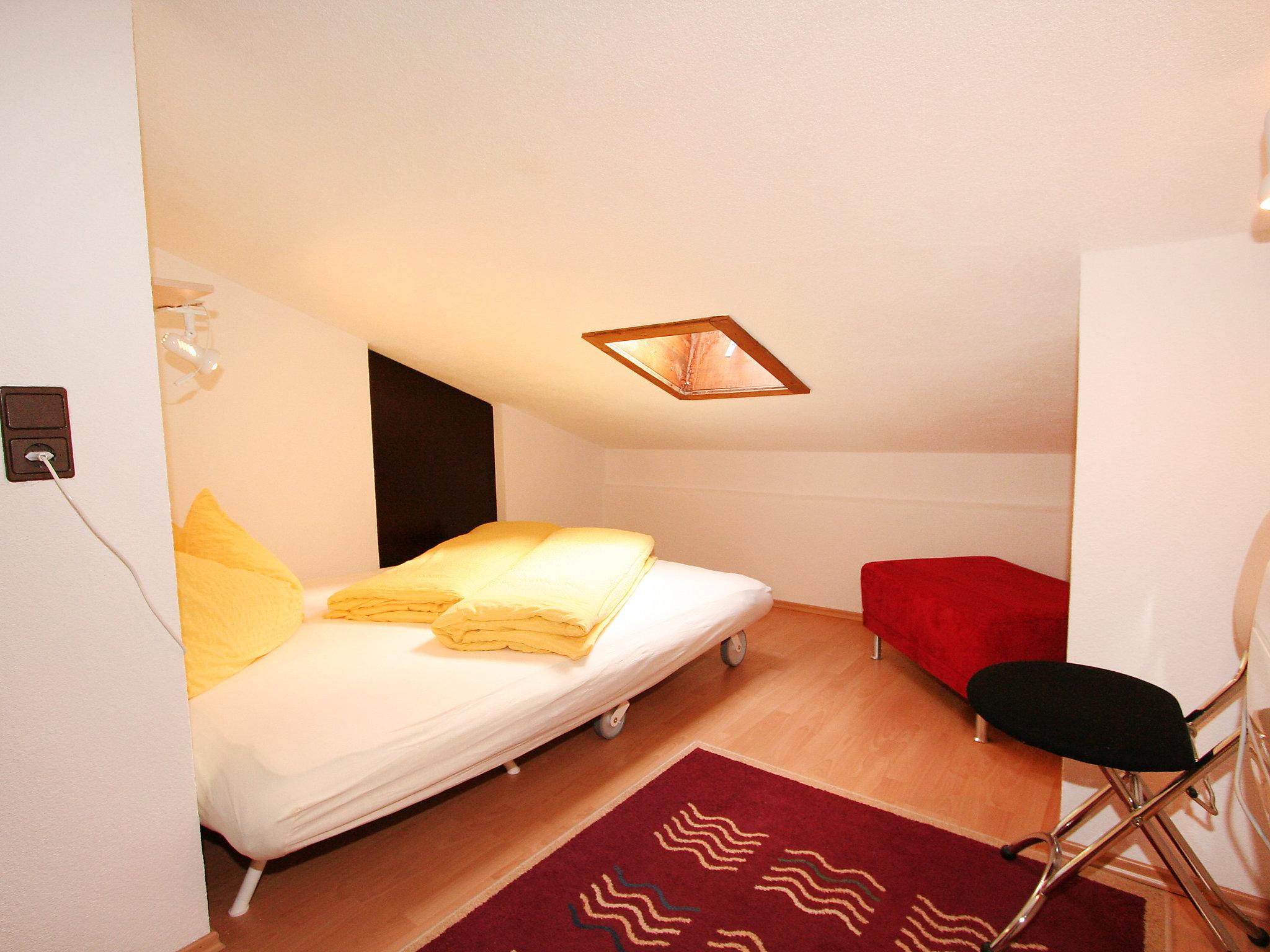 Foto 9 - Appartamento con 3 camere da letto a Pians con vista sulle montagne