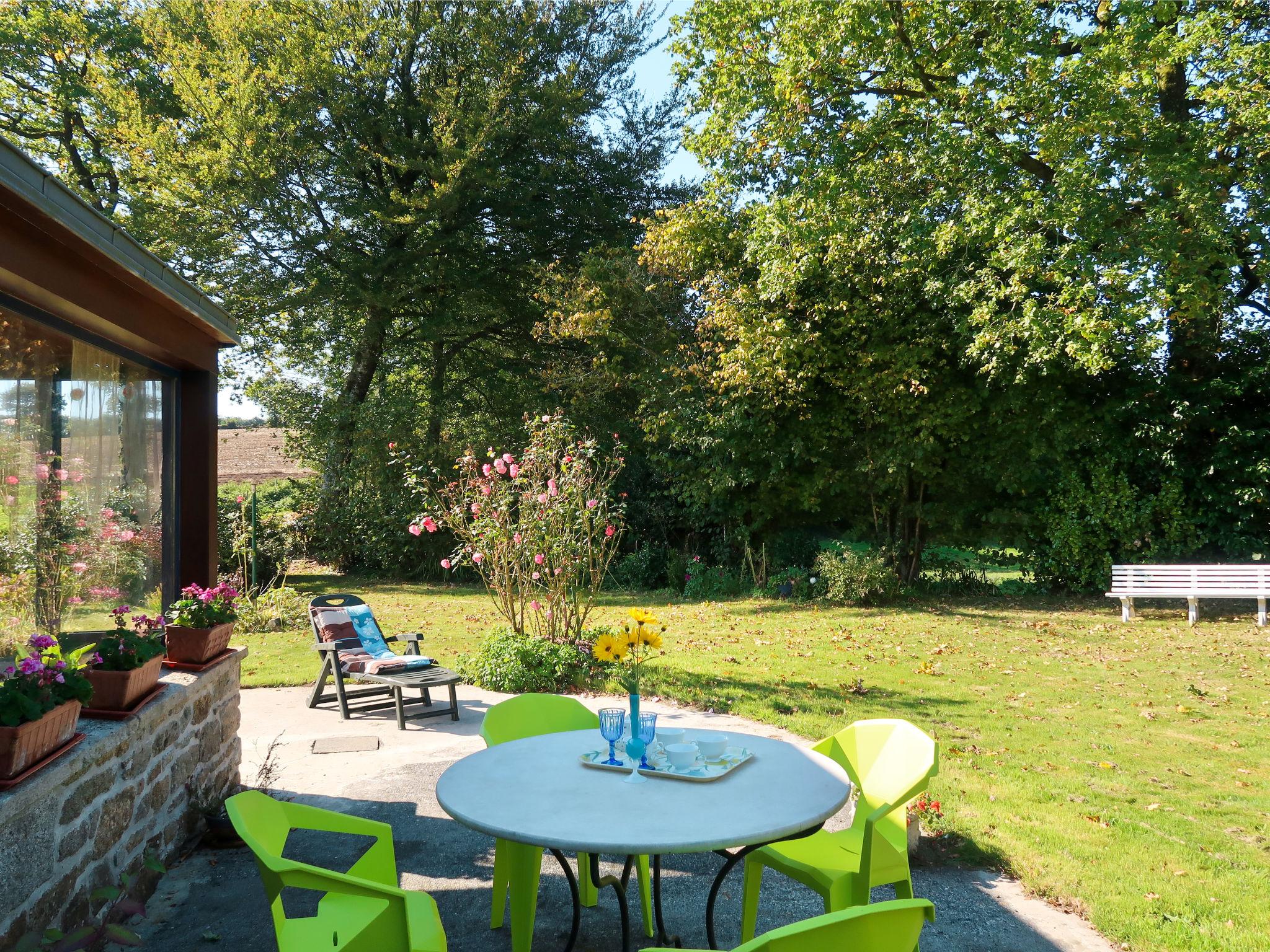 Photo 1 - Maison de 2 chambres à Commana avec jardin et terrasse