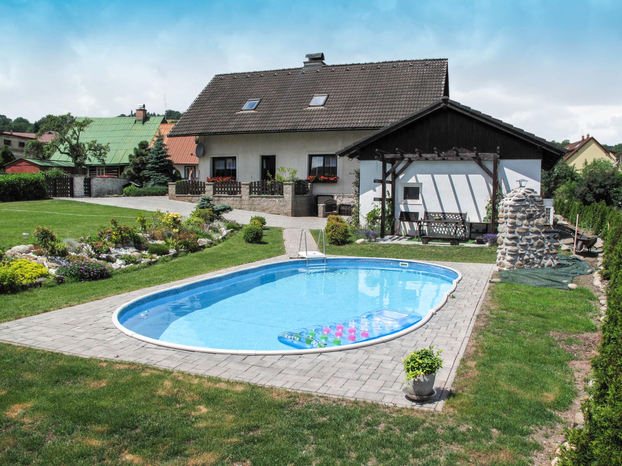 Foto 1 - Apartamento de 1 quarto em Vrchlabí com piscina privada e jardim