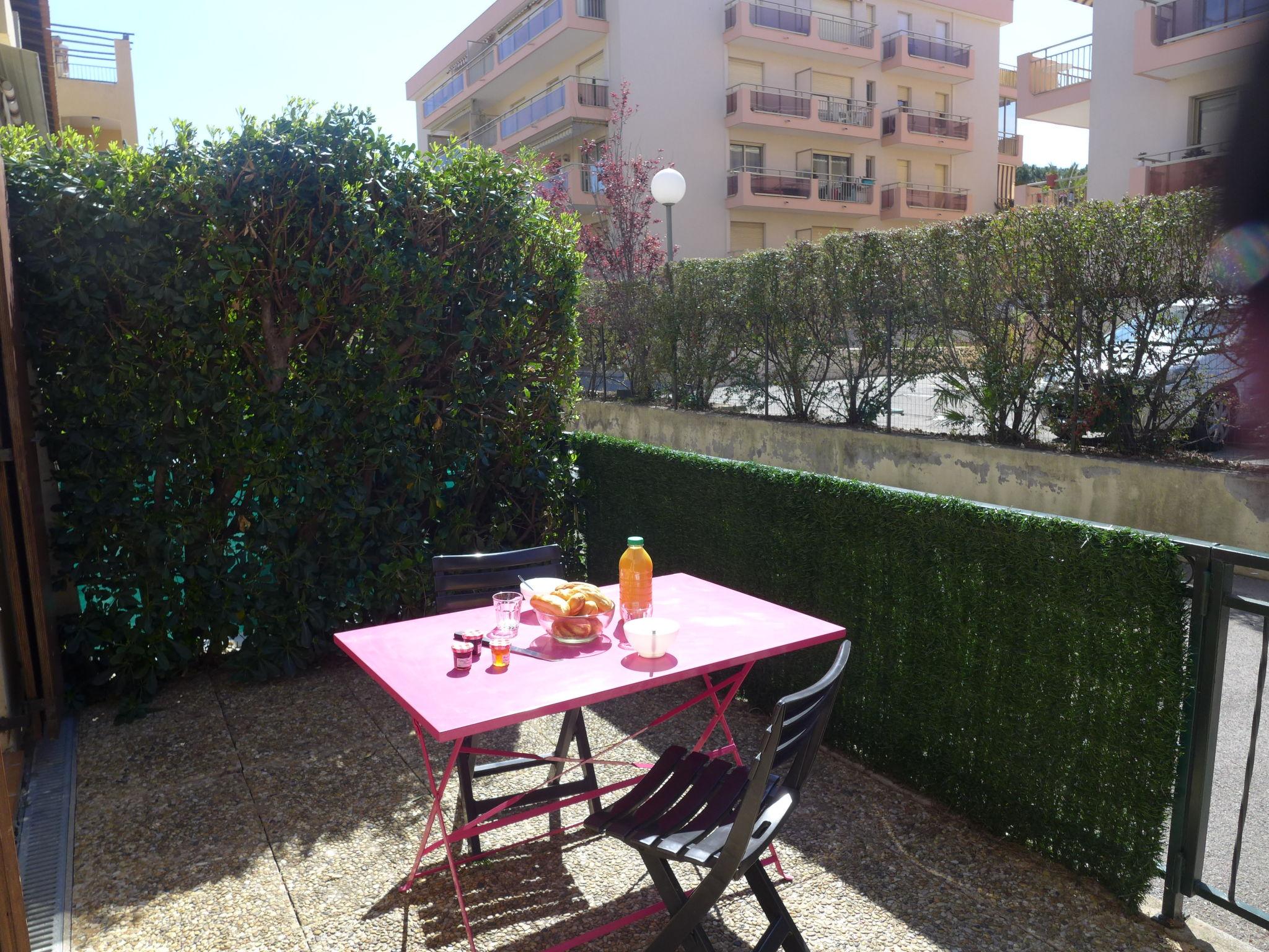 Foto 8 - Apartamento em Sainte-Maxime com piscina e vistas do mar