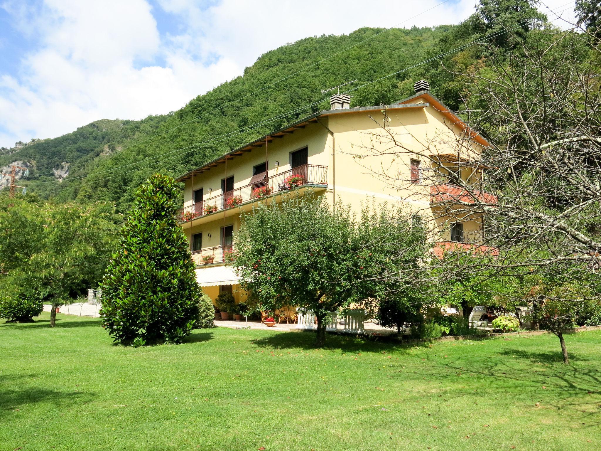 Photo 3 - Appartement de 3 chambres à Bagni di Lucca avec piscine et jardin