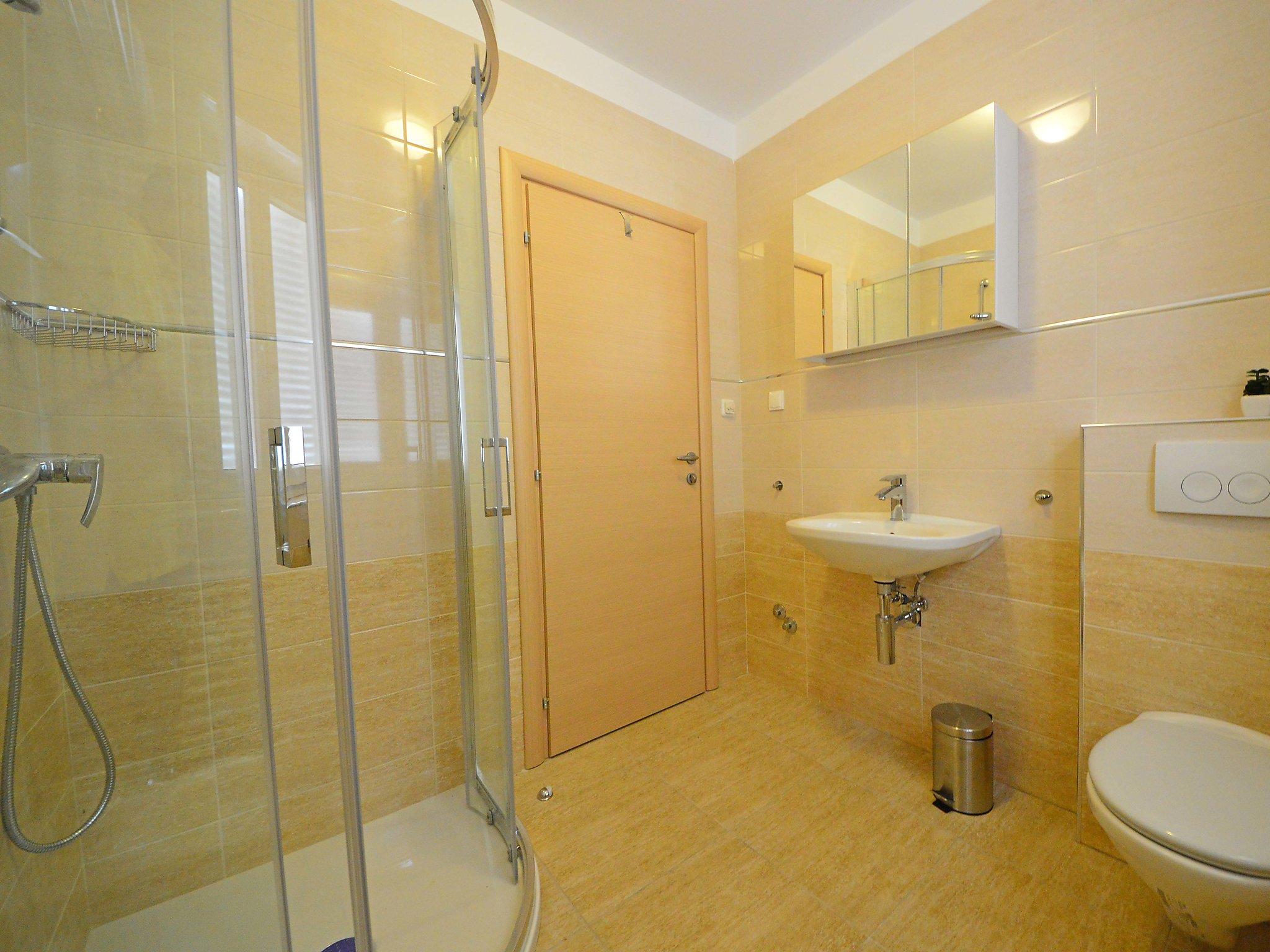 Photo 12 - 2 bedroom Apartment in Dobrinj with sea view